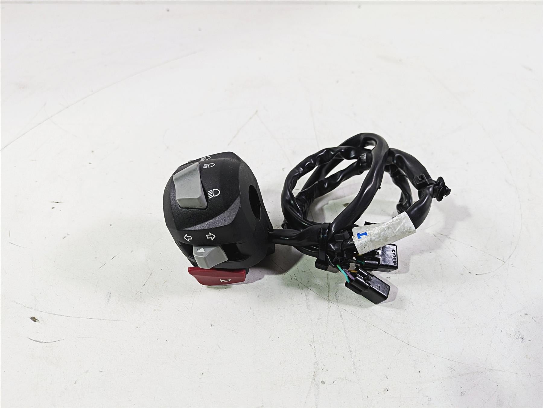 2023 BMW G310R K03 Left Hand Light Horn Control Switch 61318545349 {{ shop.shopifyCountryName }} - Mototech271