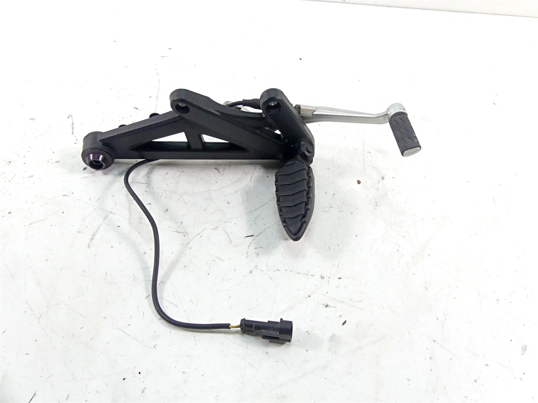 2013 Ducati Diavel Red Right Rider Footpeg & Brake Pedal 82411761B 45720511A {{ shop.shopifyCountryName }} - Mototech271