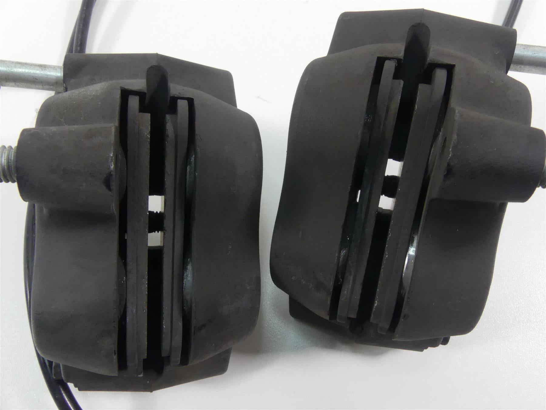 2016 Harley FXDL Dyna Low Rider Front Brake Caliper Set 41300001 41300002 {{ shop.shopifyCountryName }} - Mototech271