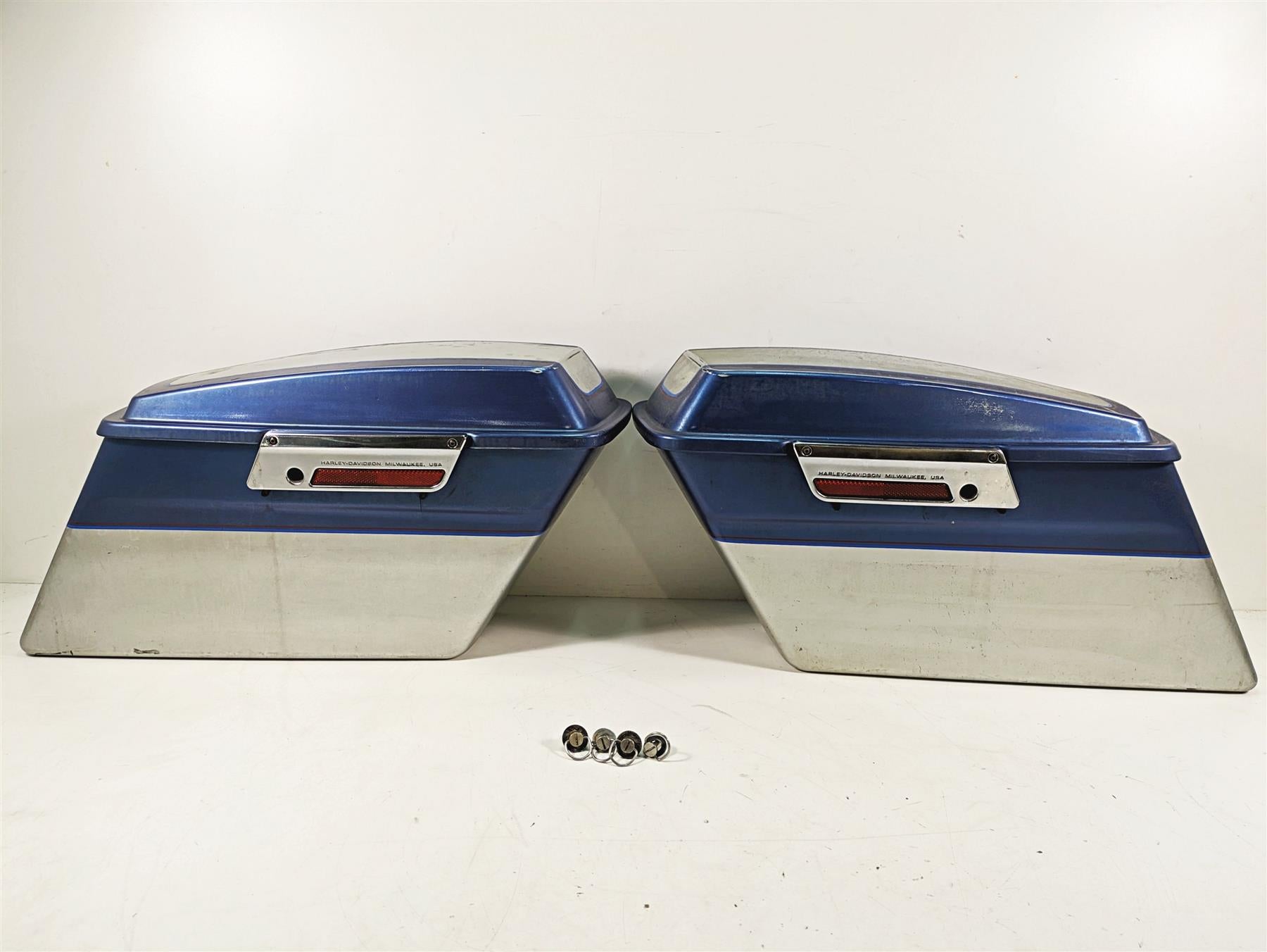 2005 Harley Touring FLHTCUI Electra Glide Saddlebag Saddle Bag Set 90753-93 | Mototech271