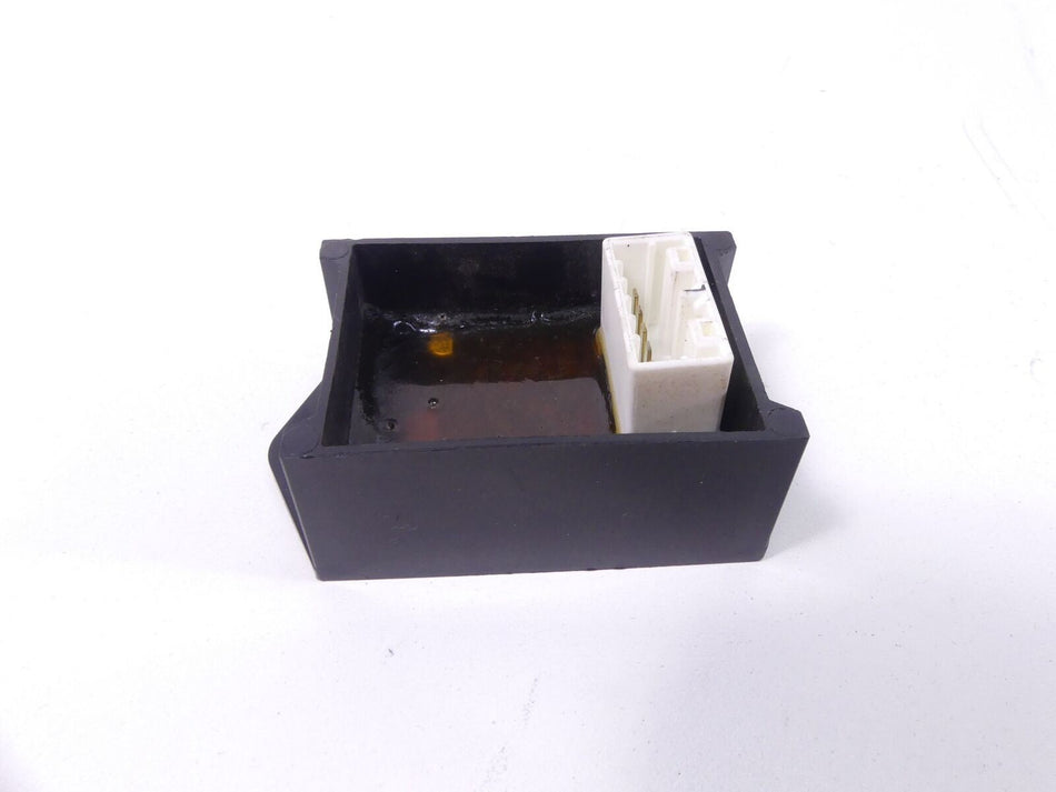 2003 Harley Touring FLHTCI Electra Glide Low Fuel Warning Module 68620-96 {{ shop.shopifyCountryName }} - Mototech271
