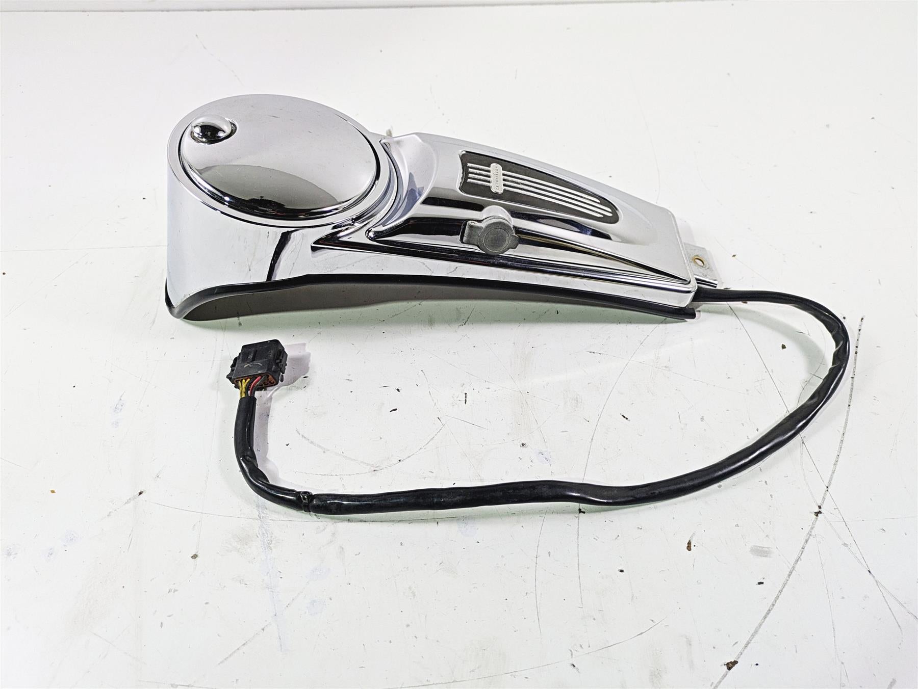 2007 Harley Touring FLHTCU SE CVO E-Glide Fuel Tank Dash Cover 61270-98A