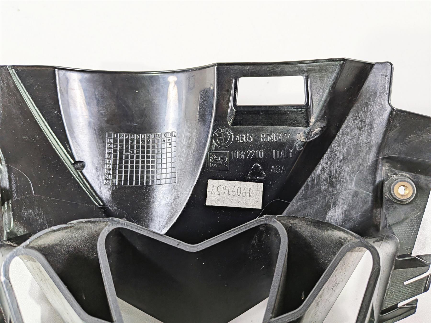 2017 BMW S1000RR K46 Front Center Air Duct Cover With 2 Broke Tabs 46638540845 {{ shop.shopifyCountryName }} - Mototech271