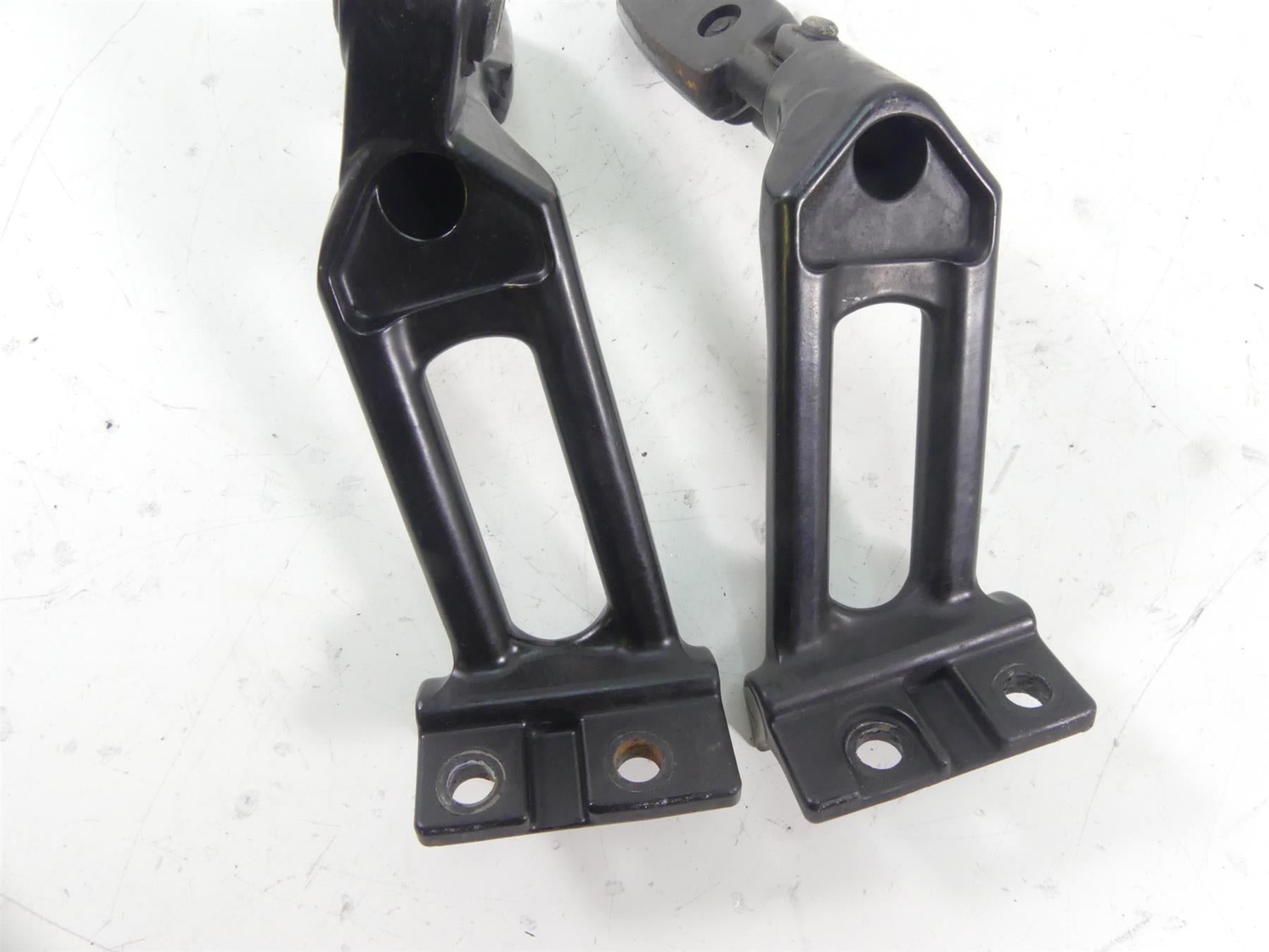 2006 Harley VRSCD Night V Rod Rear Passenger Footpeg Set -Read 51094-06 51095-06 {{ shop.shopifyCountryName }} - Mototech271