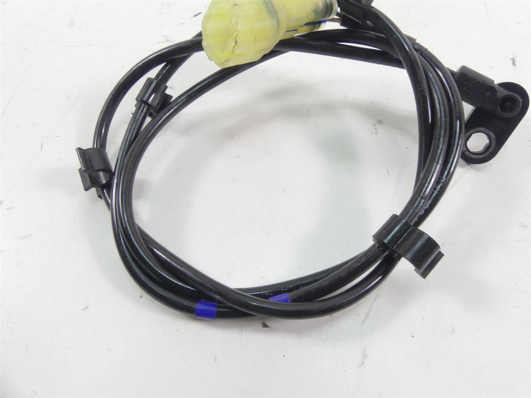 2017 Triumph Thruxton 1200R Front Abs Brake Wheel Speed Sensor T2021672 {{ shop.shopifyCountryName }} - Mototech271