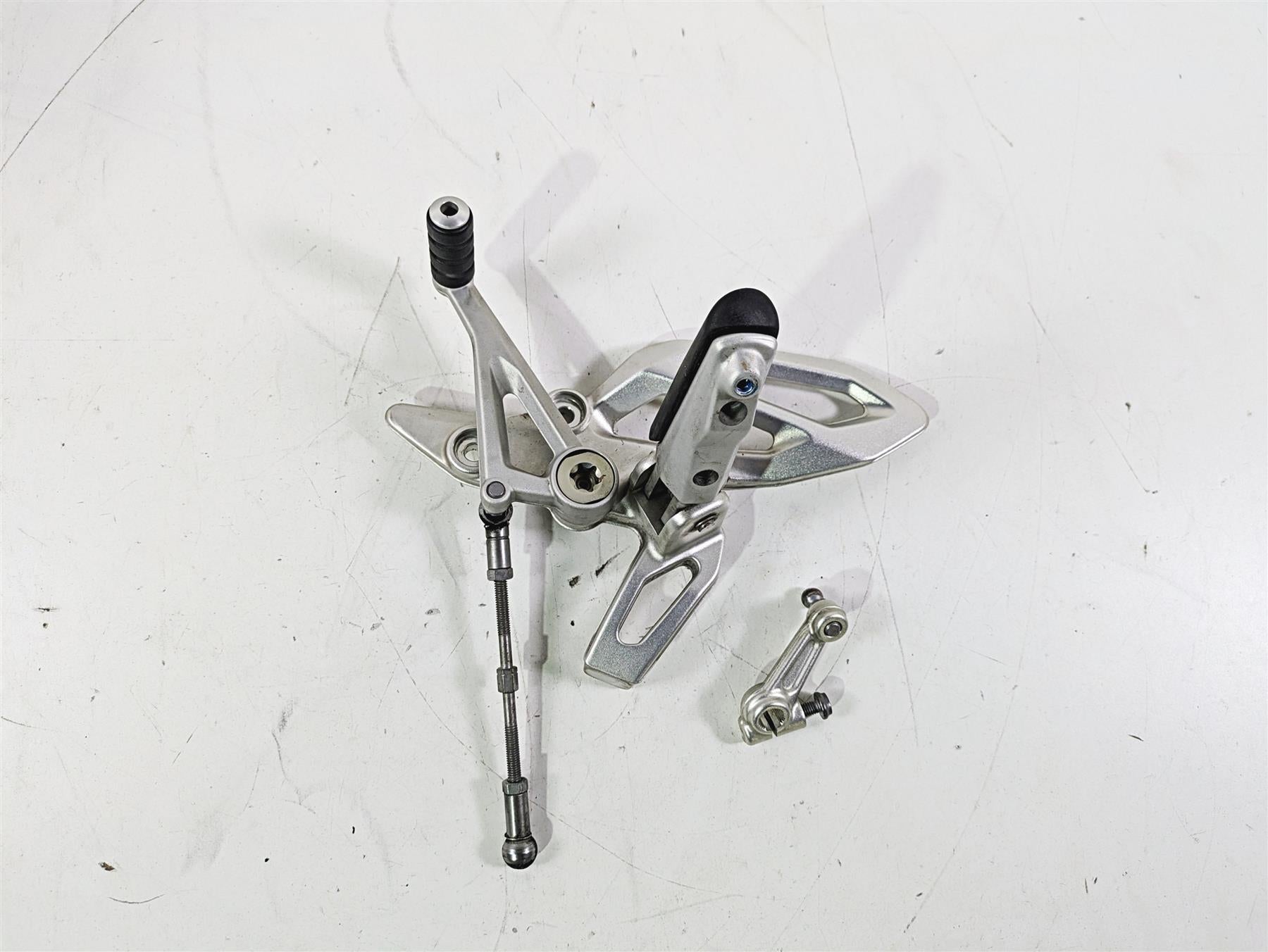 2016 BMW R1200RS K54 Left Rider Footpeg Set & Shifter 46718540796 {{ shop.shopifyCountryName }} - Mototech271