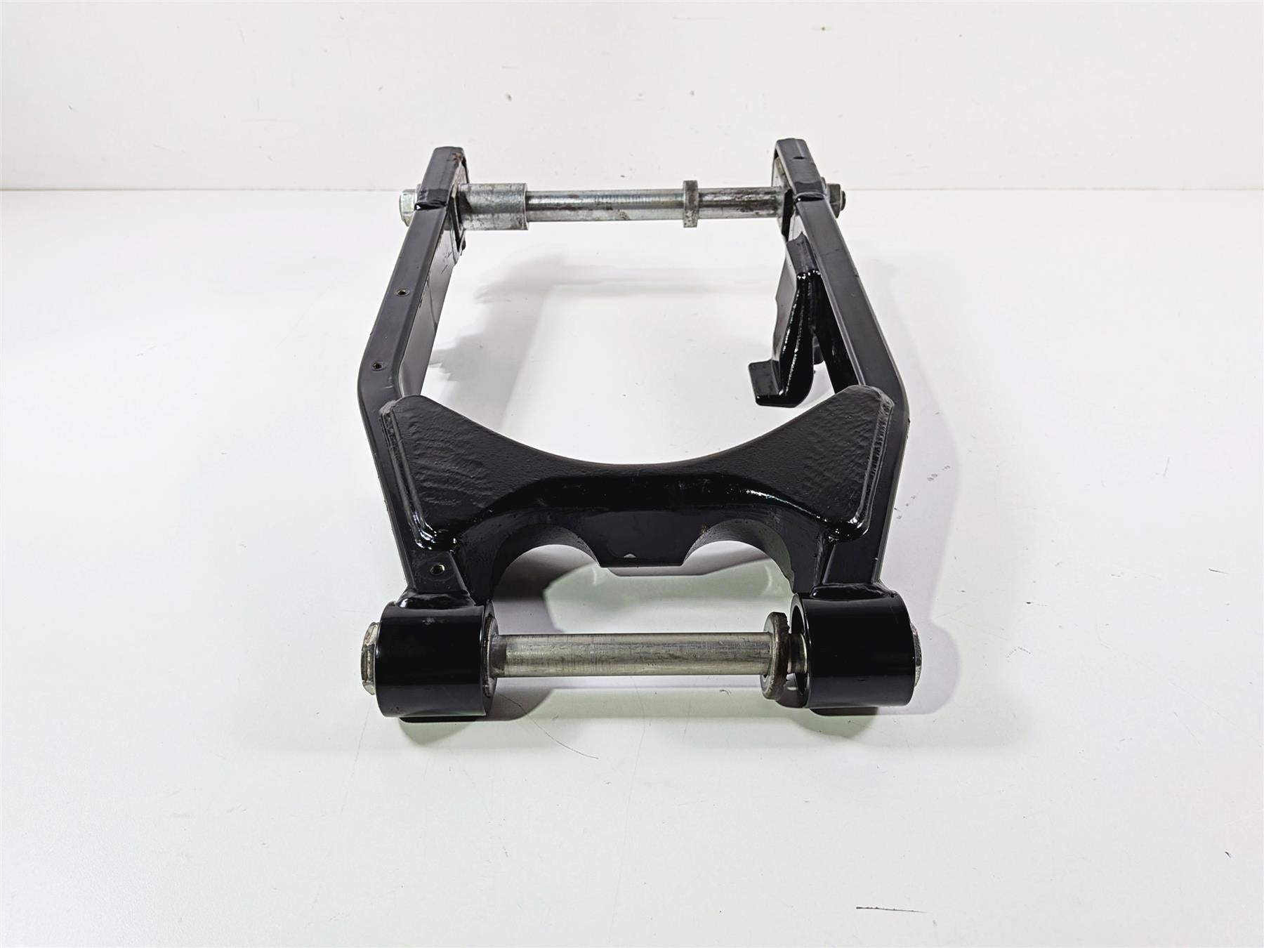 2006 Harley Davidson Dyna FXDBI Street Bob Rear Swingarm + Axle - Read 47820-06 {{ shop.shopifyCountryName }} - Mototech271
