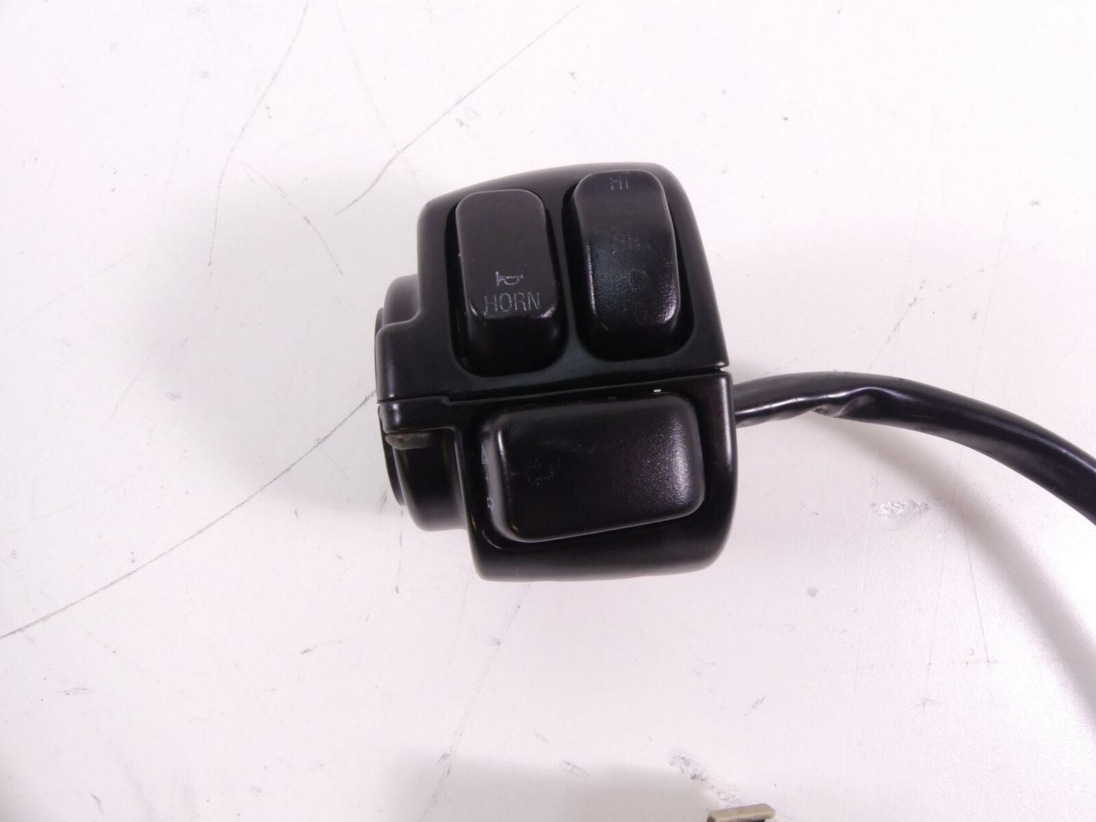 2009 Harley FXDC Dyna Super Glide Left Control Horn Turn Signal Switch 71682-06A {{ shop.shopifyCountryName }} - Mototech271