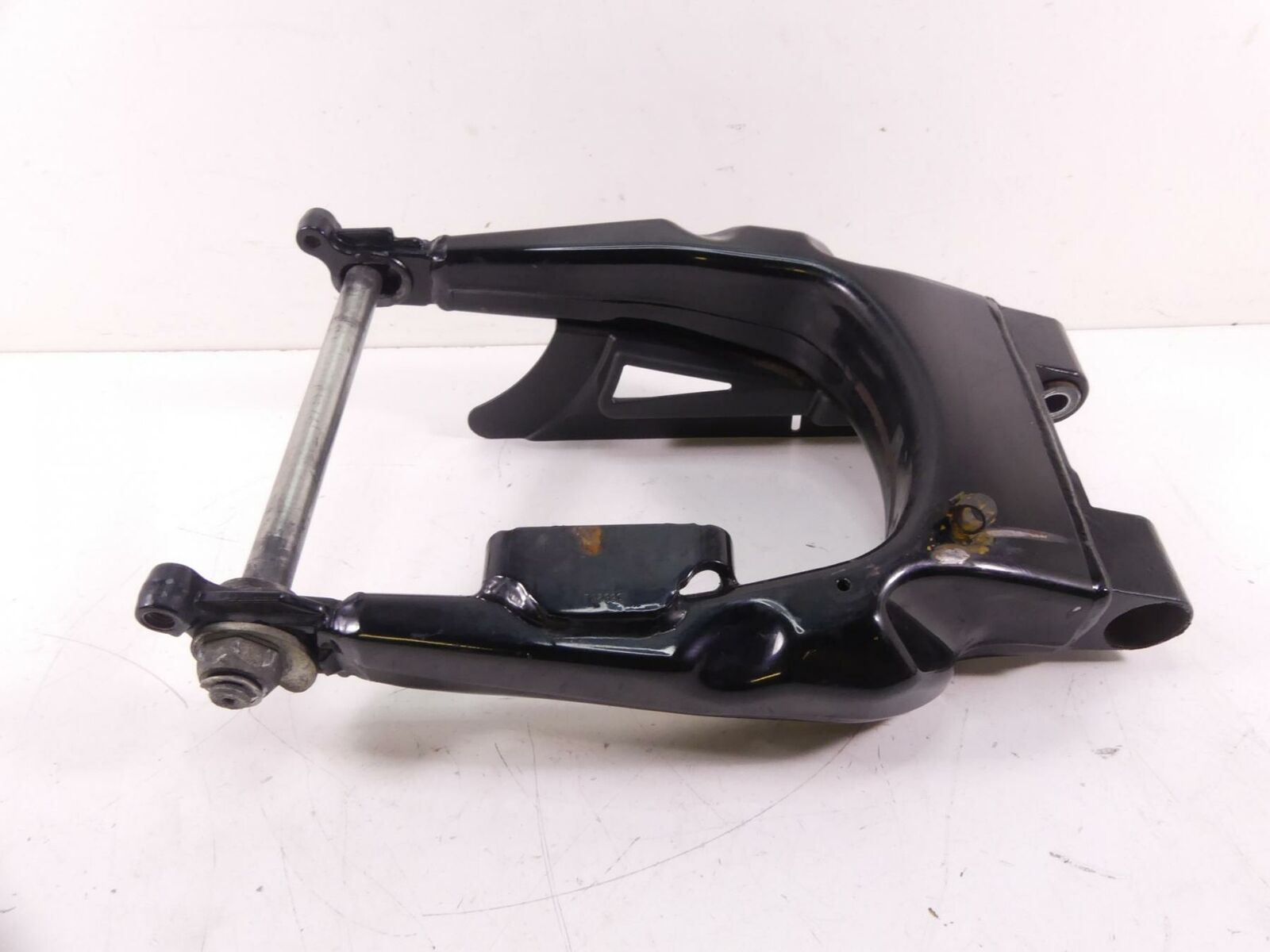 2013 Harley Touring FLTRU Road Glide Rear Swingarm Swing Arm Axle 25mm 47549-09A