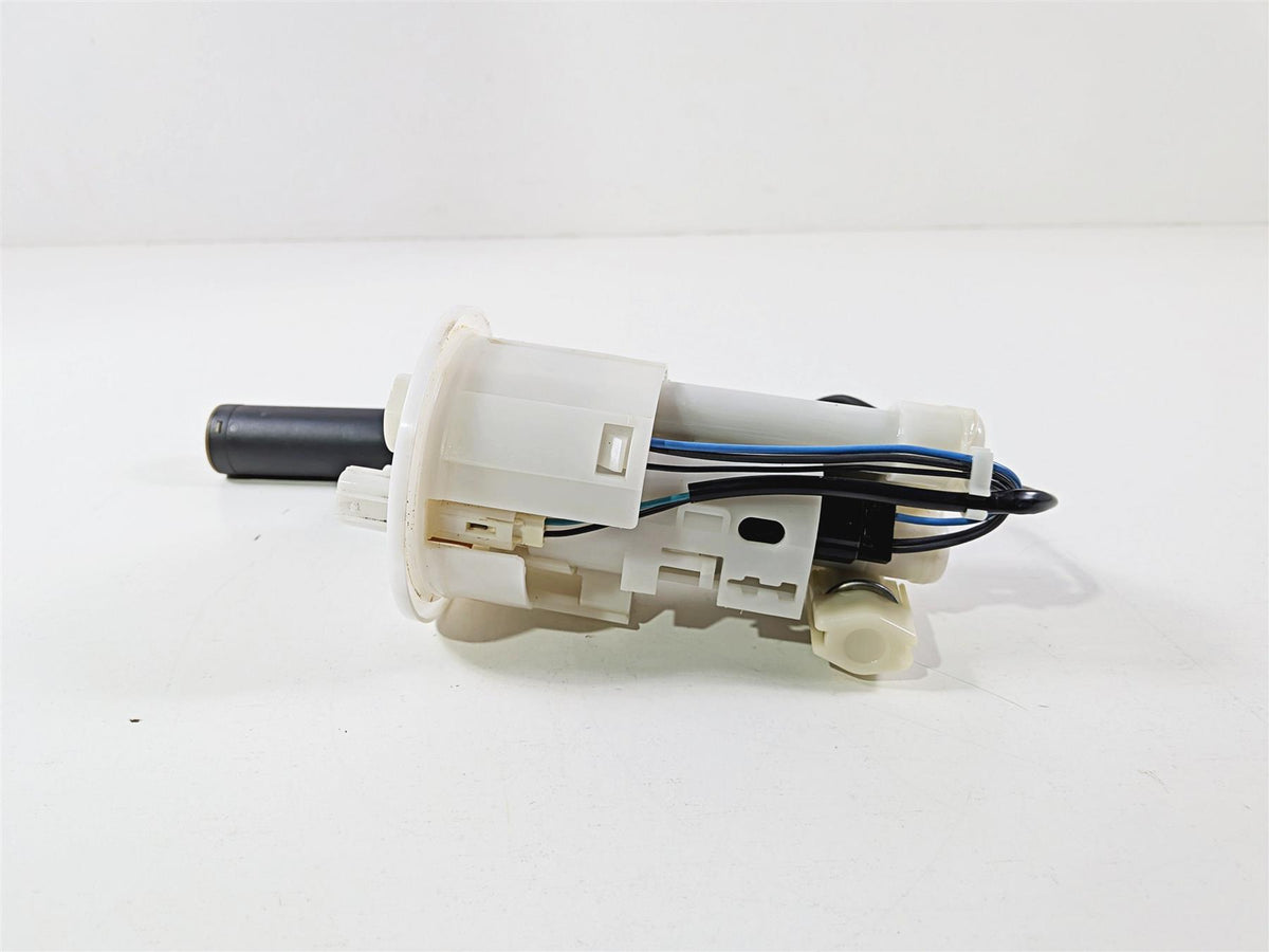 2019 Triumph Speed Triple RS 1050 Fuel Gas Petrol Pump -Tested T2400735 T2405926 {{ shop.shopifyCountryName }} - Mototech271