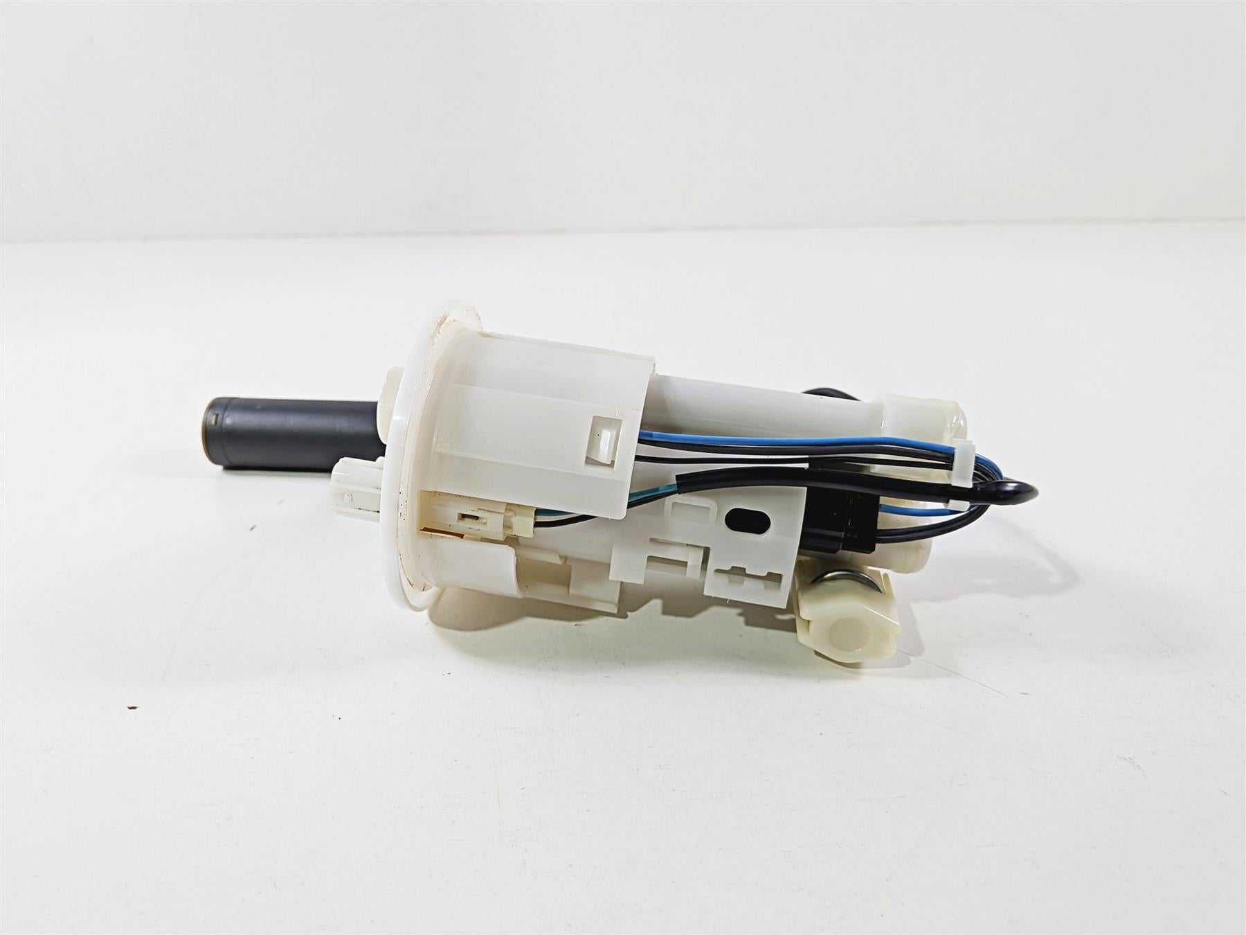 2019 Triumph Speed Triple RS 1050 Fuel Gas Petrol Pump -Tested T2400735 T2405926 {{ shop.shopifyCountryName }} - Mototech271