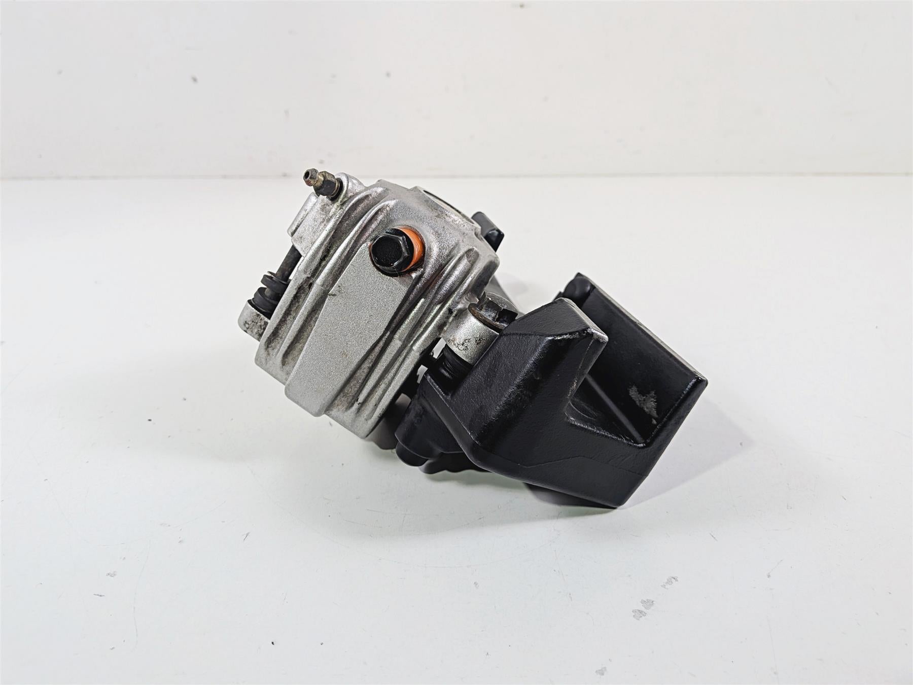 2006 Harley Sportster XL1200 C Rear Brake Caliper + Mount 40968-05A {{ shop.shopifyCountryName }} - Mototech271