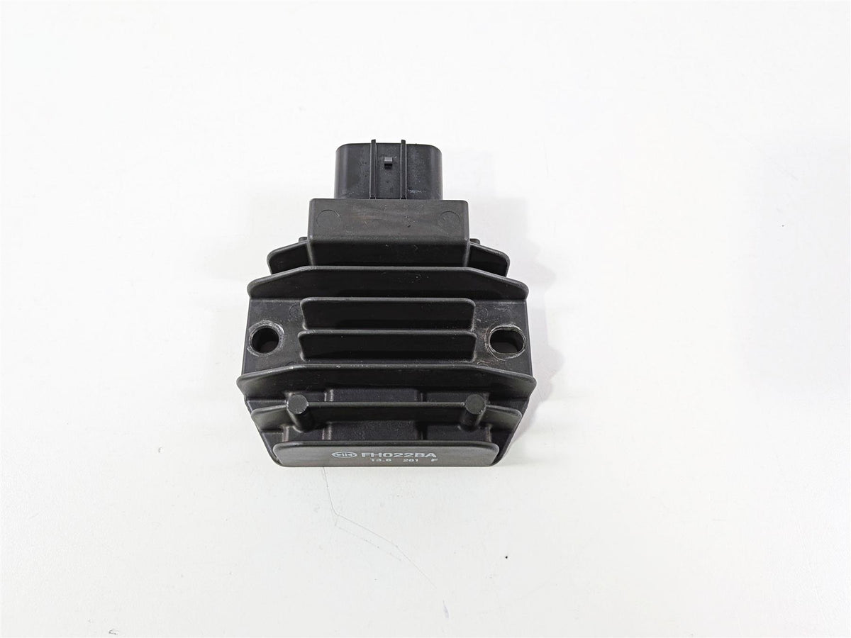 2024 Yamaha YZF R1 RN65 Rectifier Voltage Regulator FH022BA 2CR-81960-00-00 {{ shop.shopifyCountryName }} - Mototech271