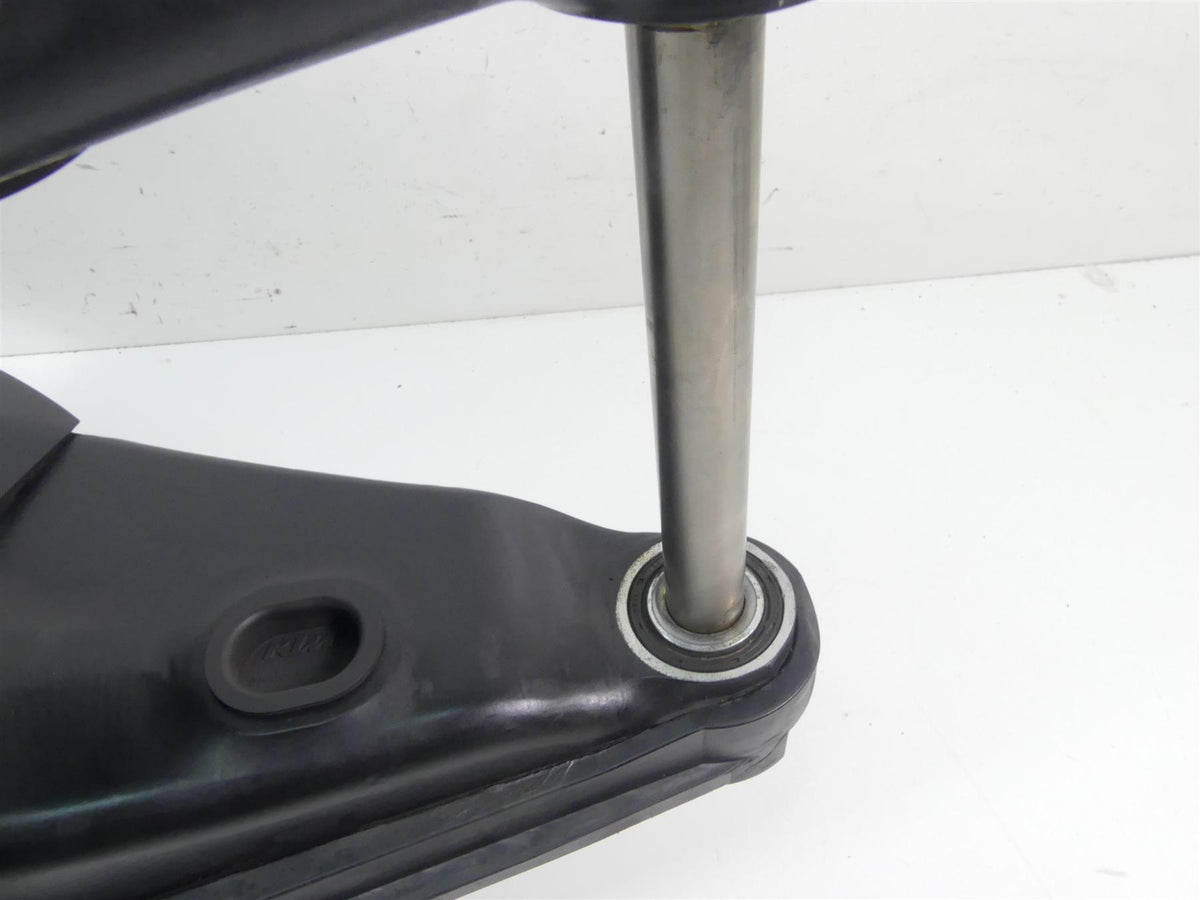2016 KTM 1290 Superduke R Rear Swingarm Swing Arm & Axle 6130403004433 {{ shop.shopifyCountryName }} - Mototech271