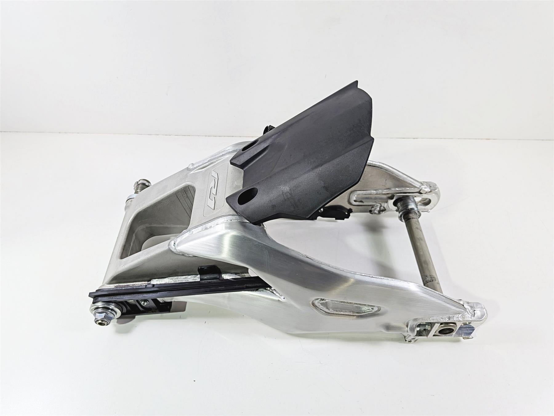 2022 Yamaha YZF R1 R1M RN65 Brushed Rear Swing Arm Swingarm B4S-22110-00-00-Mototech271