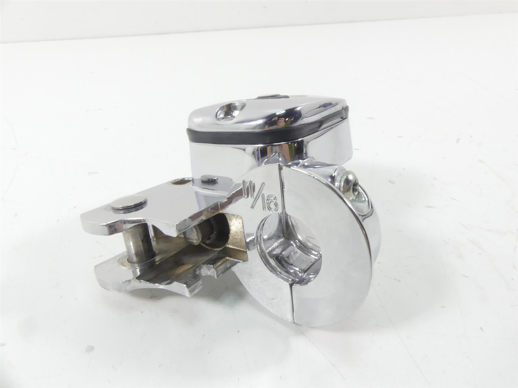 2007 Harley Touring FLHTCU SE CVO Electra Glide Clutch Master Cyl 11/16 46113-02 {{ shop.shopifyCountryName }} - Mototech271