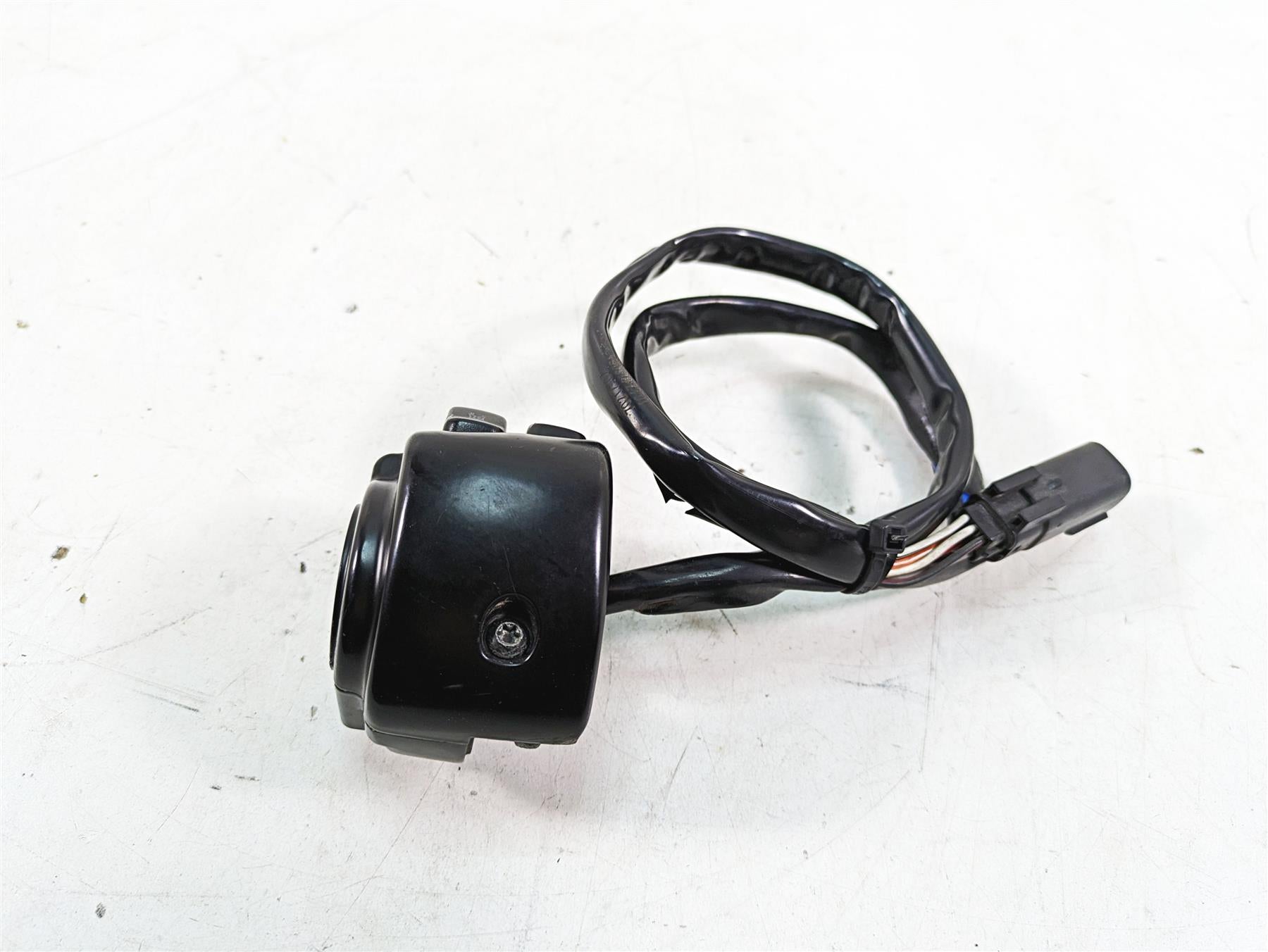 2007 Harley Sportster XL1200 C Right Hand Start Control Switch - Read 71684-06A {{ shop.shopifyCountryName }} - Mototech271