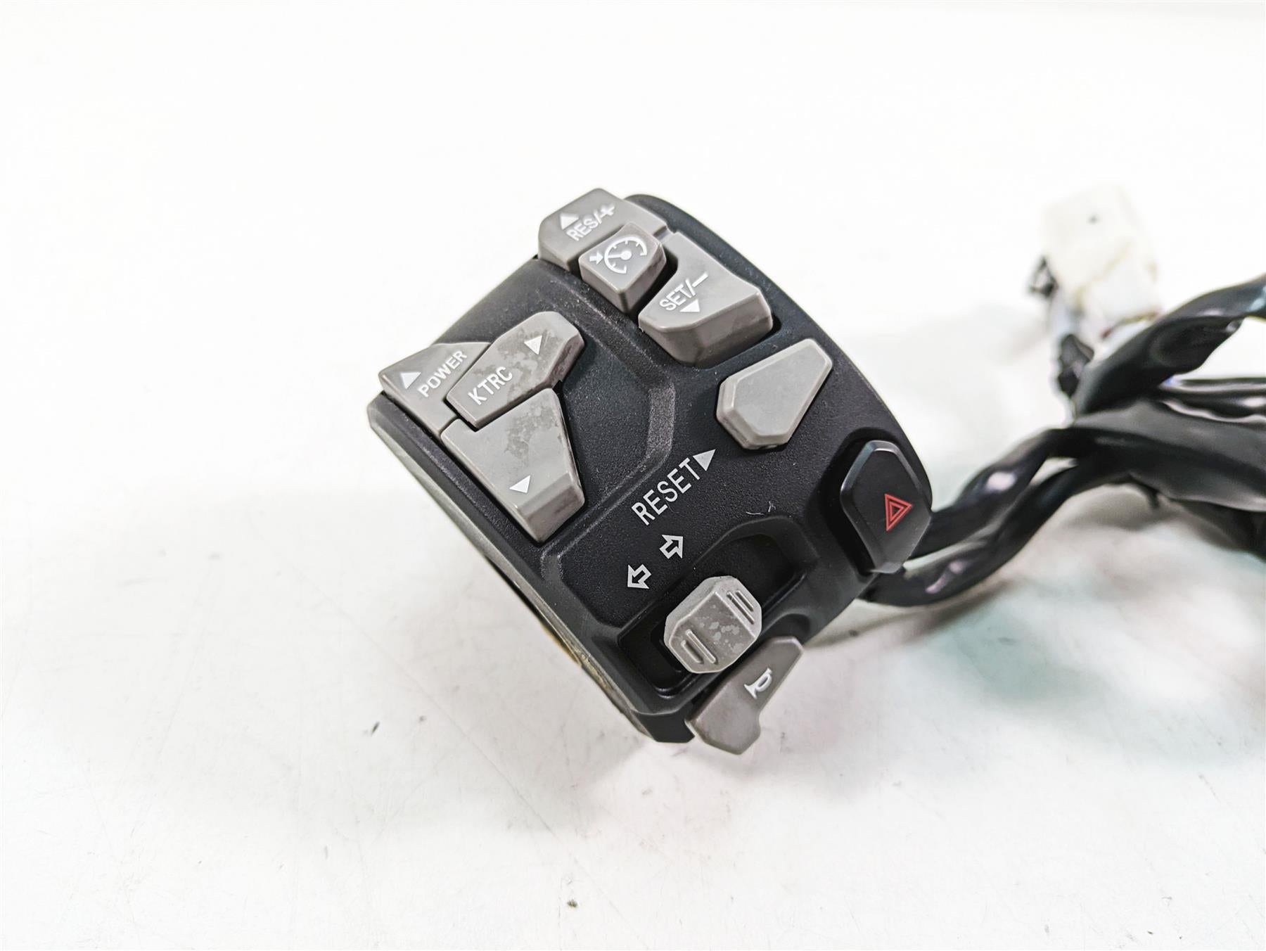 2018 Kawasaki ZX1002 Ninja H2 SX Left Cruise Control Switch - Read 46091-0435 {{ shop.shopifyCountryName }} - Mototech271