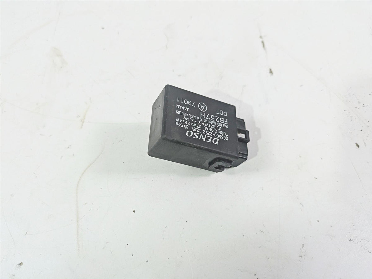 2006 Yamaha XVS650 V-Star Classic Turn Signal Flasher Relay 2UJ-83350-01-00 {{ shop.shopifyCountryName }} - Mototech271