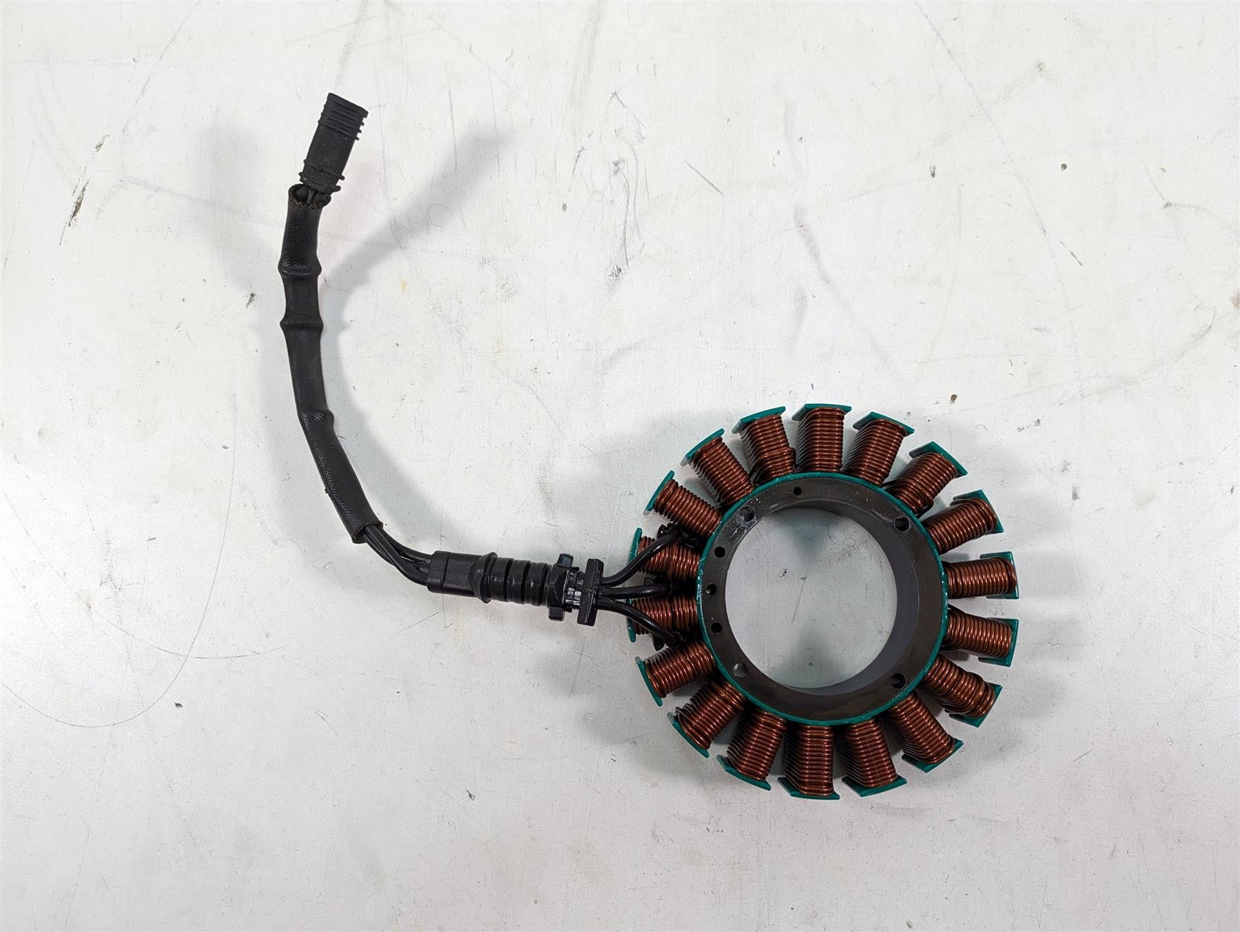 2006 Harley Touring FLHTCUI Electra Glide Stator Alternator Generator 29987-06D {{ shop.shopifyCountryName }} - Mototech271