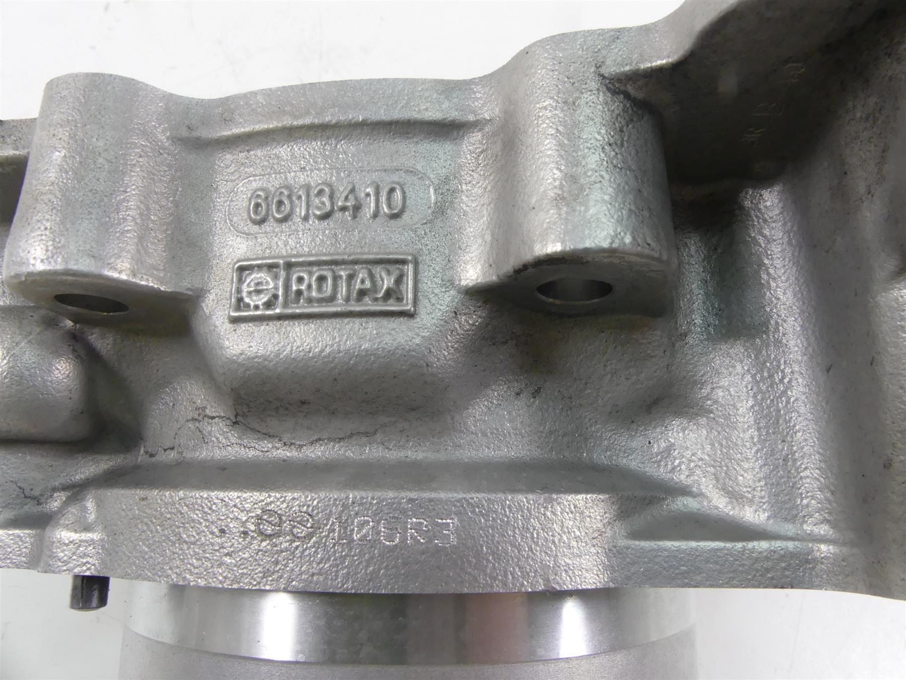 2004 Aprilia RSV1000 R Mille Cylinder Jugs & Piston Set AP0613418 {{ shop.shopifyCountryName }} - Mototech271