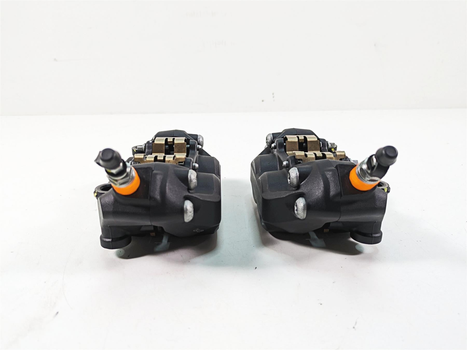 2020 Moto Guzzi V85 TT Adventure Nice Brembo Front Brake Caliper Set 2B005332 {{ shop.shopifyCountryName }} - Mototech271