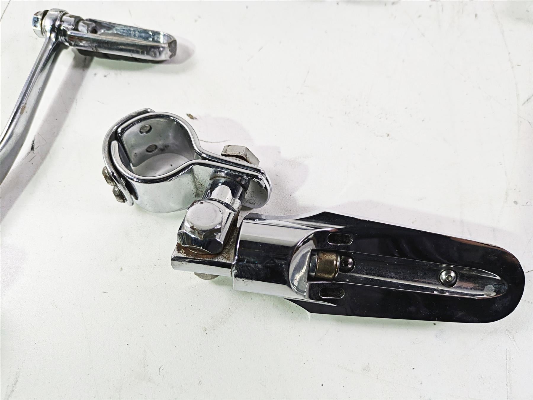 2002 Harley Dyna FXDL Low Rider Front Mid Control + Brake Pedal Shifter 50649-90 {{ shop.shopifyCountryName }} - Mototech271