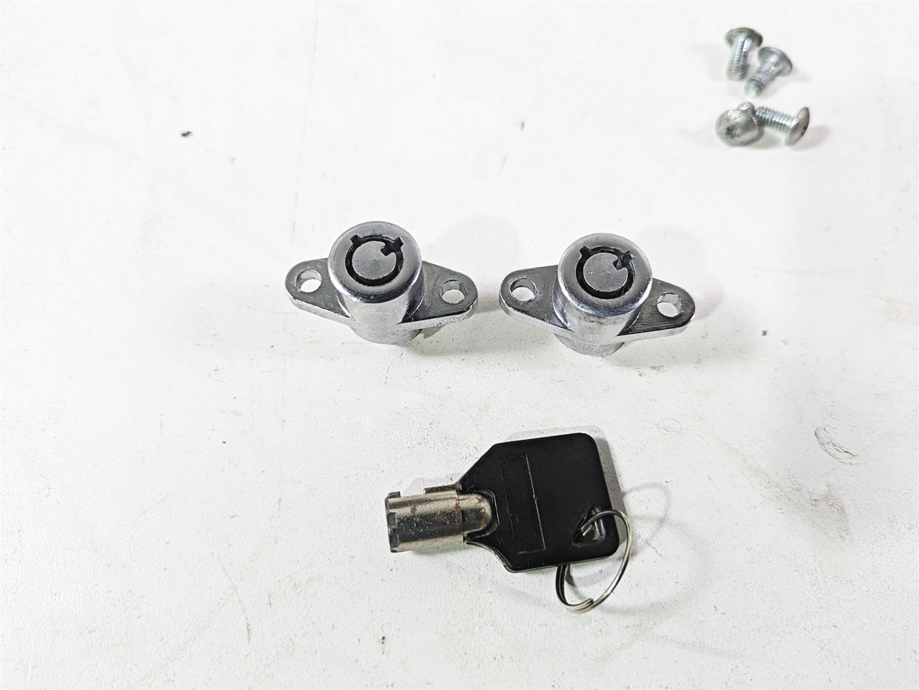 2020 Harley Touring FLHT Electra Glide Saddlebag Lock Key Set 90300024 {{ shop.shopifyCountryName }} - Mototech271