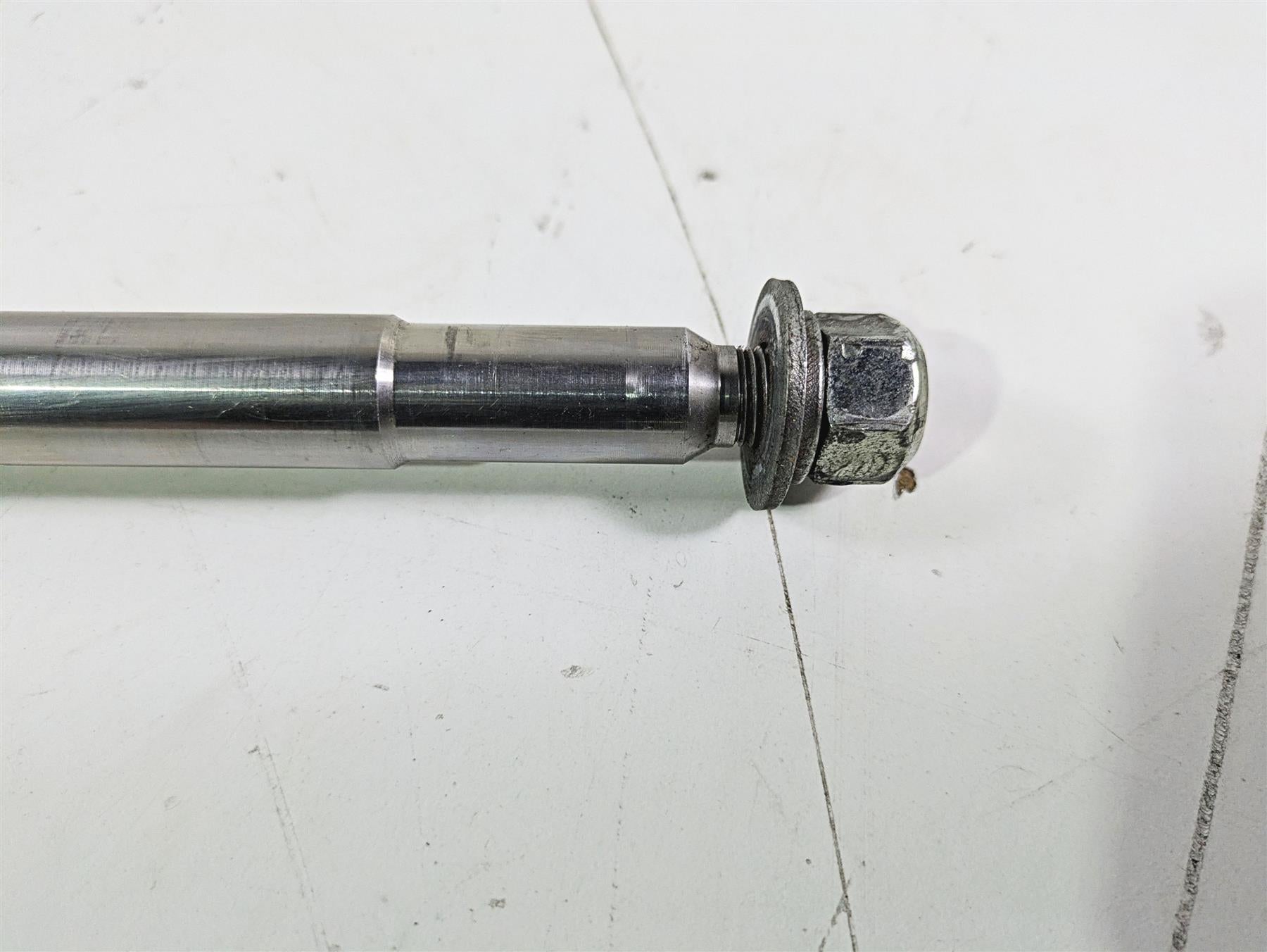 2004 Harley Softail FLSTF Fat Boy Front Axle Wheel Spindle 3/4 41584-86A {{ shop.shopifyCountryName }} - Mototech271