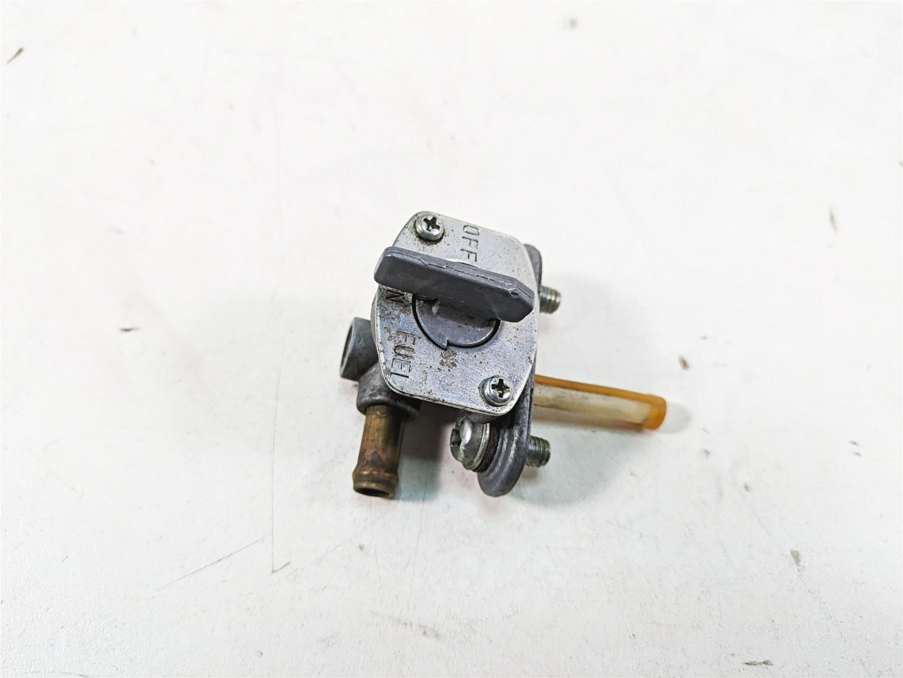 2002 Yamaha FZ1 FZS1000 Fazer Fuel Gas Petrol Petcock Valve 2VN-24500-01-00 {{ shop.shopifyCountryName }} - Mototech271