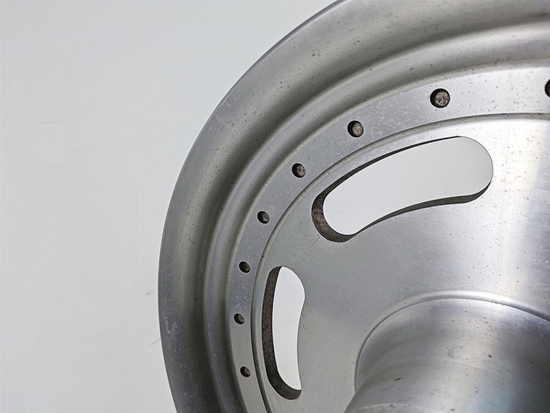 2009 Harley FXDF Dyna Fat Bob Straight 16x3 Slotted Front Wheel Rim 43300172 {{ shop.shopifyCountryName }} - Mototech271