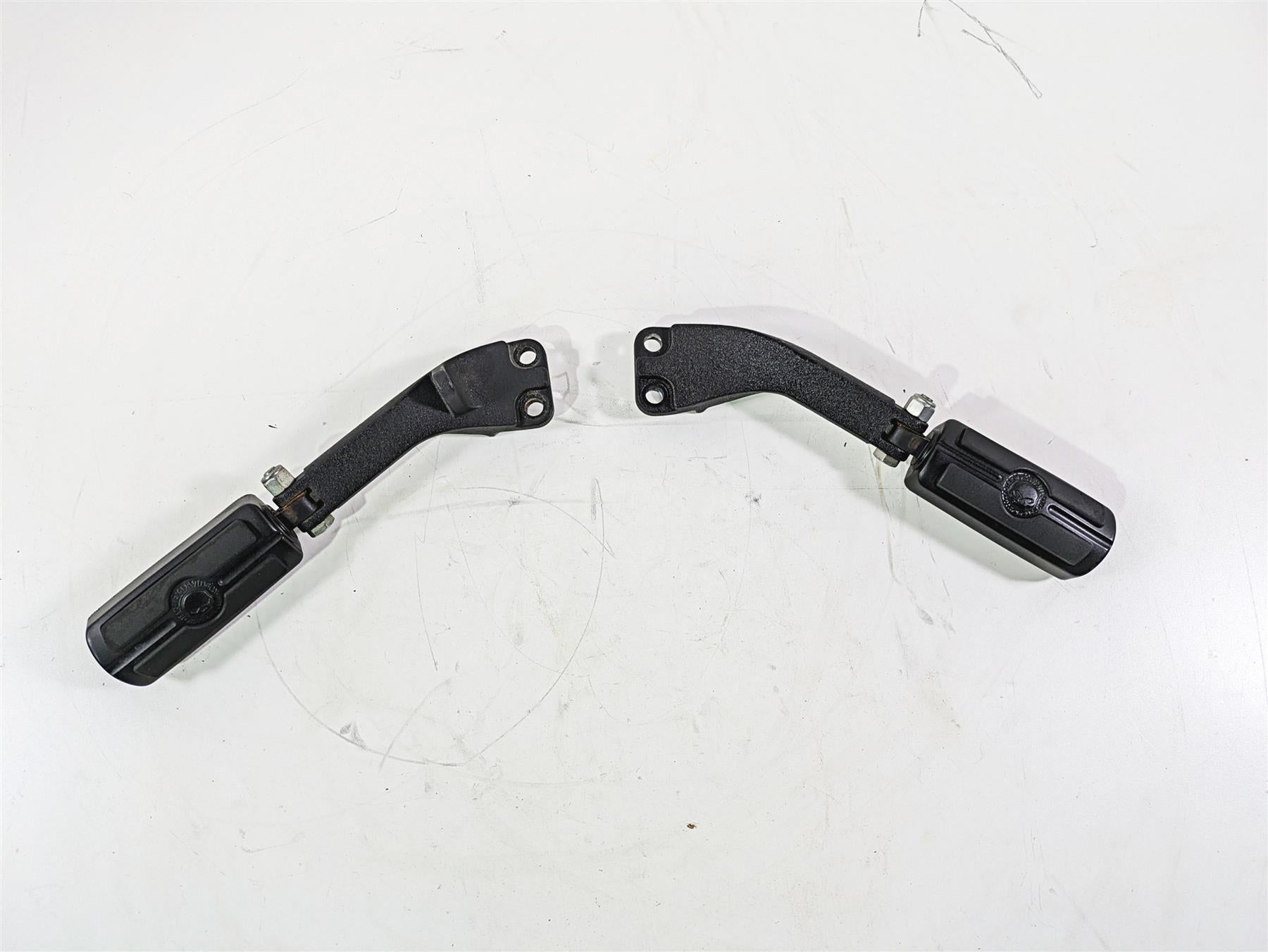 2016 Harley FXDL Dyna Low Rider Rear Passenger Footpegs Willie G Skull 49224-06A {{ shop.shopifyCountryName }} - Mototech271