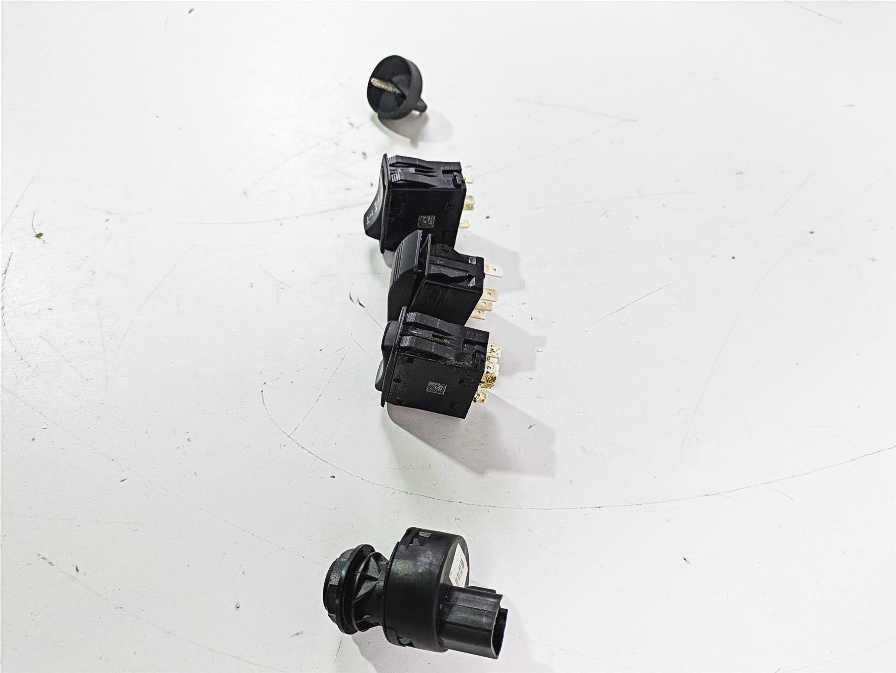 2022 Polaris Ranger 1000 Premium Ignition Light Awd Switch & Key Set 4015033 {{ shop.shopifyCountryName }} - Mototech271