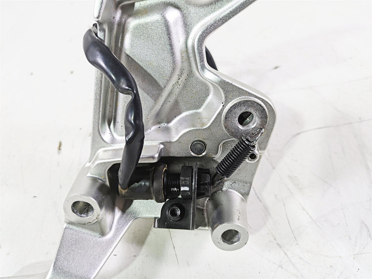 2021 Yamaha Tenere 700 XTZ7 Right Footpeg Foot Peg & Mount BW3-F7443-00-00 {{ shop.shopifyCountryName }} - Mototech271