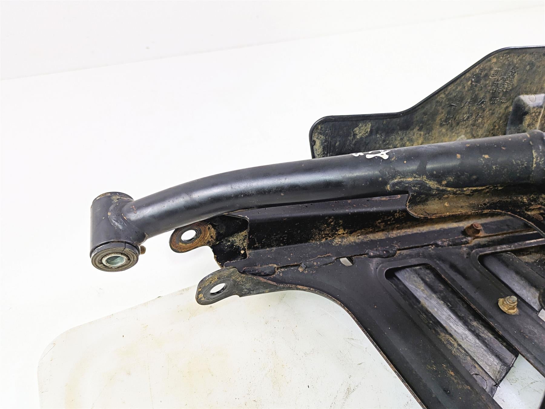 2011 Can-Am Outlander 650 4X4 XT Front Right Control Arm Knee Set 706201022 {{ shop.shopifyCountryName }} - Mototech271