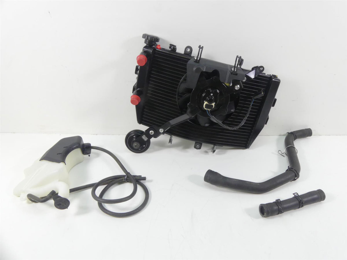 2015 Triumph 1050 Speed Triple R Radiator Fan Reservoir Hoses Set T2100481 {{ shop.shopifyCountryName }} - Mototech271