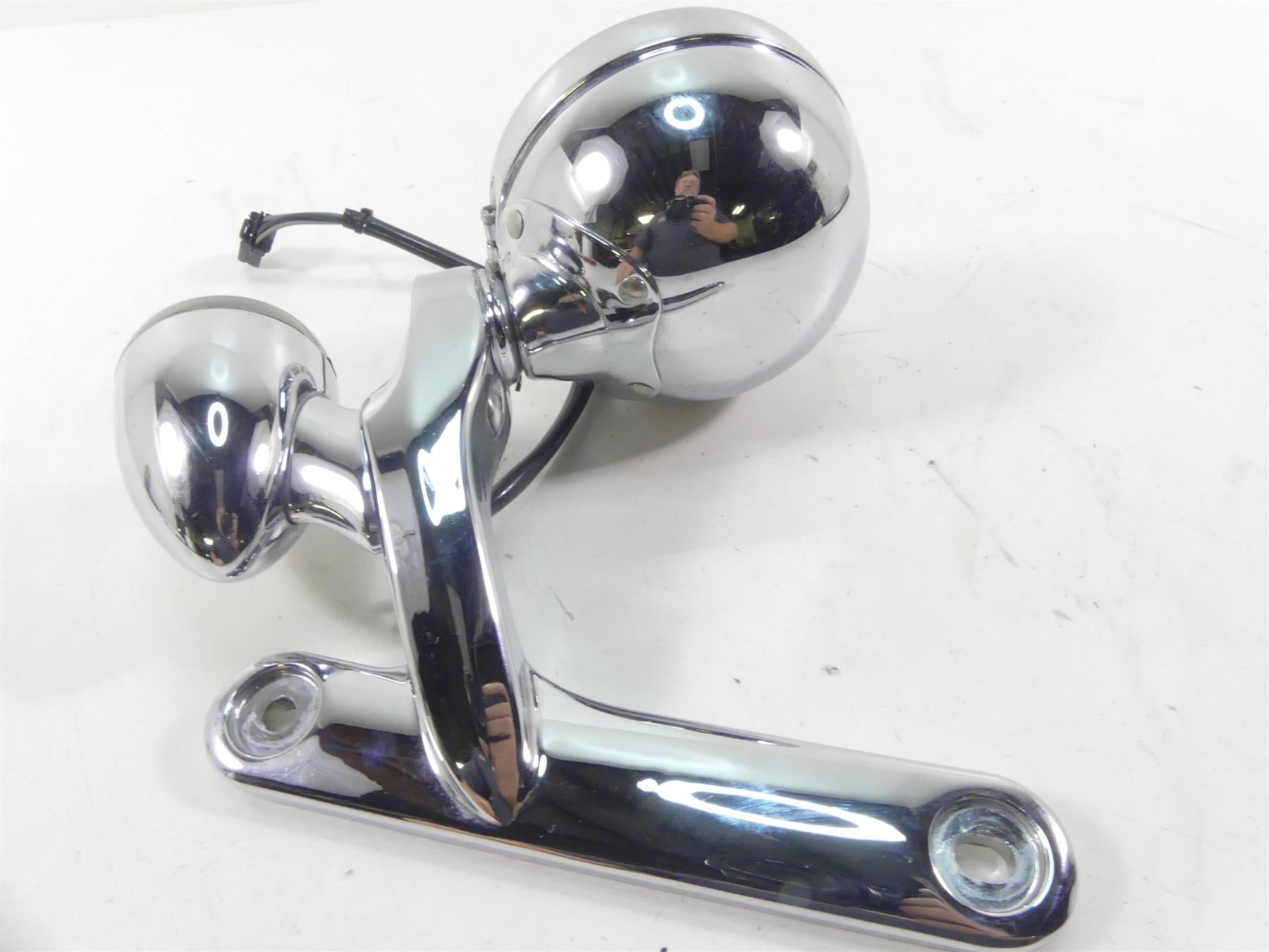 2007 Harley FLHTCU SE CVO Electra Glide Left Front Spot Light Blinker 69548-06 {{ shop.shopifyCountryName }} - Mototech271