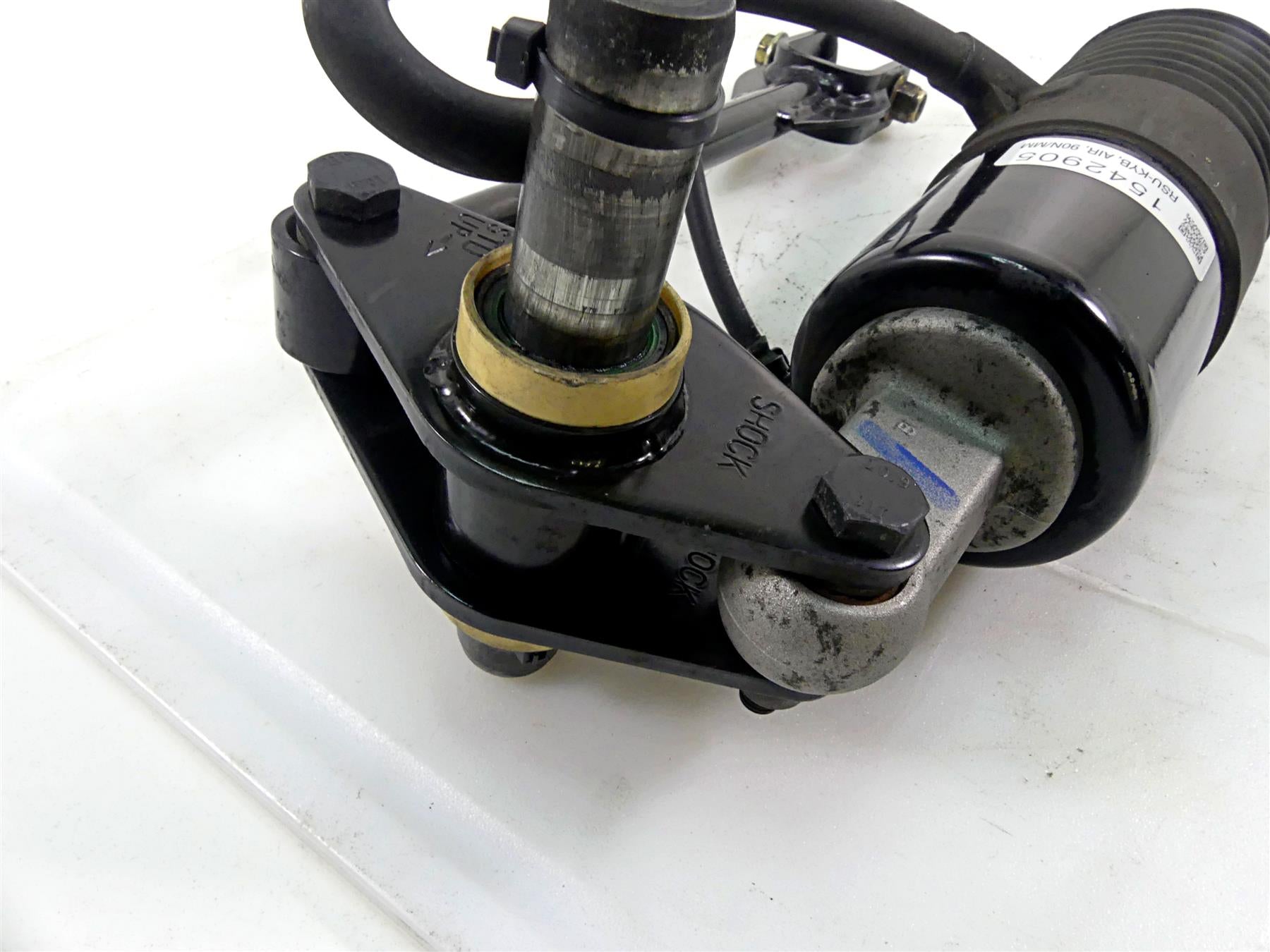 2011 Victory Cross Country Straight Rear Kyb Air Shock Damper 90N/mm 1542905 {{ shop.shopifyCountryName }} - Mototech271