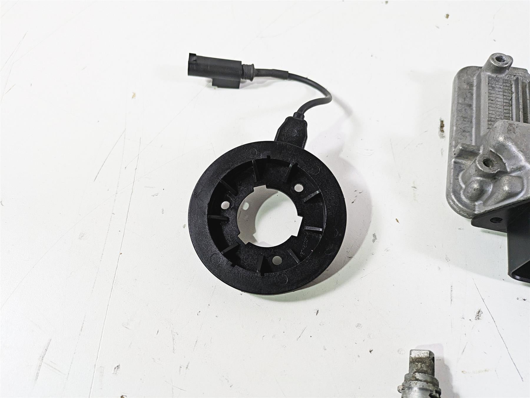 2016 BMW R1200GS GSW K50 Cdi Ecm Ignition Handsfree Switch Key Lock Set 8552934 {{ shop.shopifyCountryName }} - Mototech271