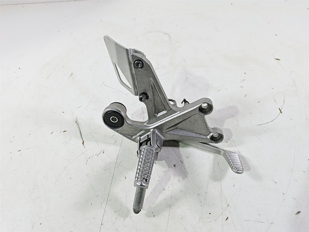 2008 Honda CBR1000RR SC59 Right Front Foot Peg & Brake Pedal Set 50600-MFL-000 {{ shop.shopifyCountryName }} - Mototech271