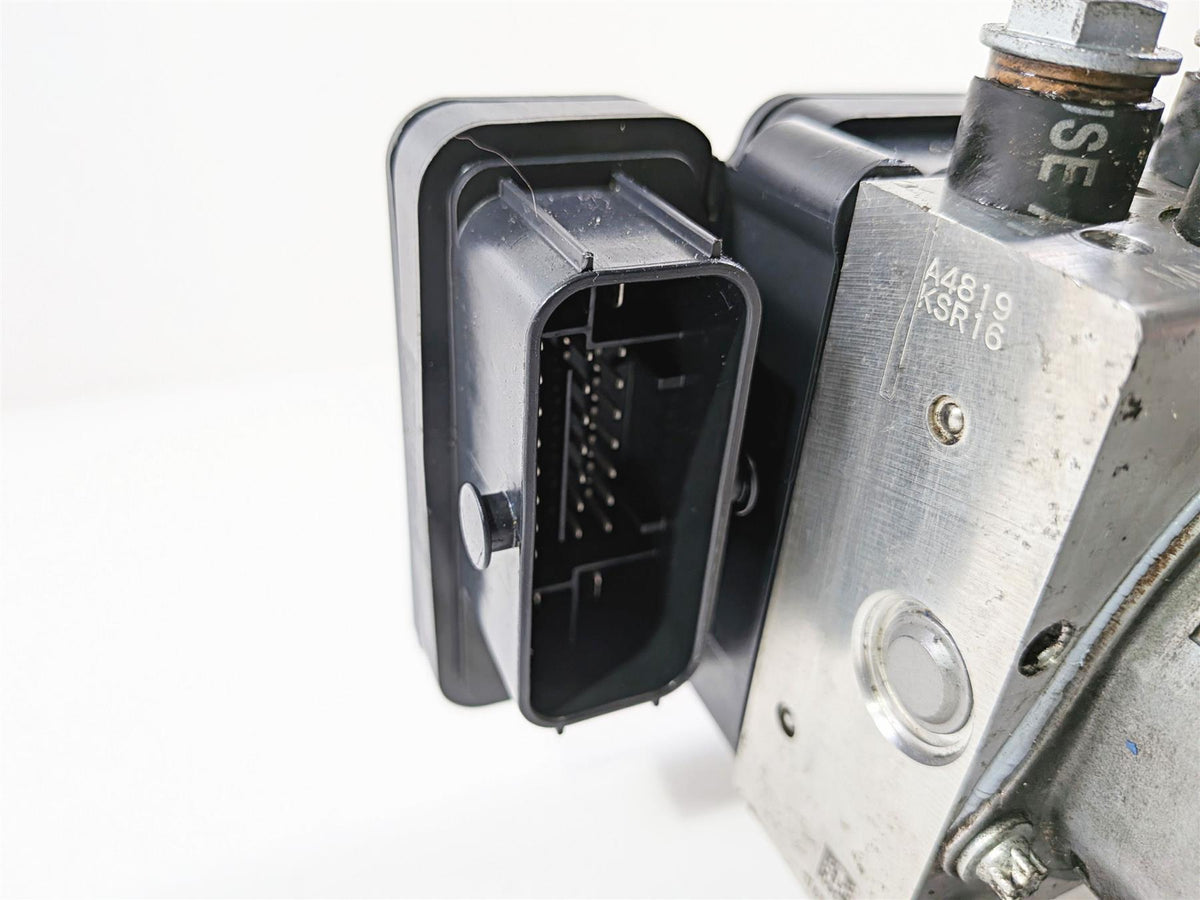 2018 Harley FLHTCU Touring Electra Glide Abs Brake Pump Module 41100046A-Mototech271