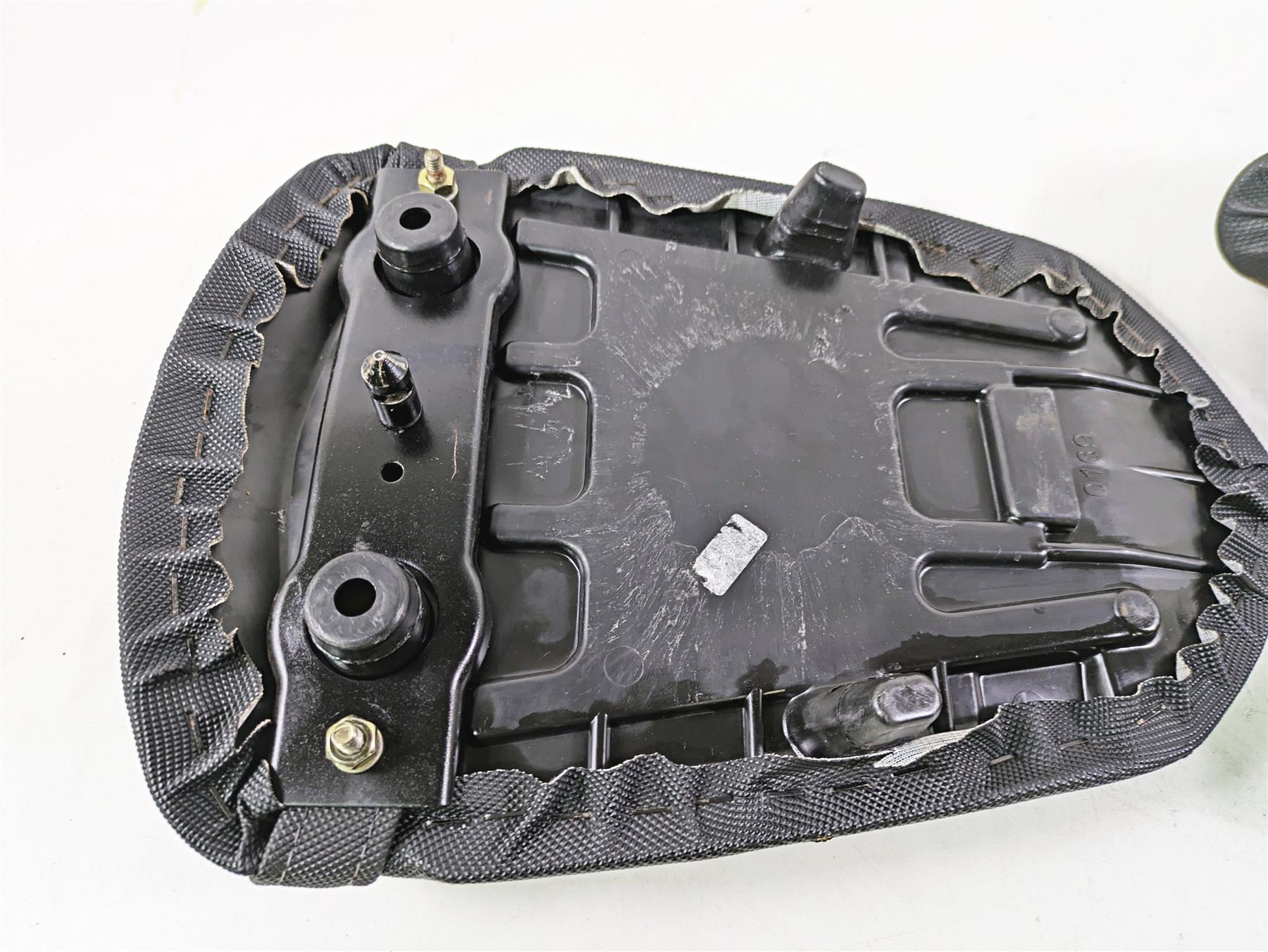 2009 Kawaski EX250 Ninja 250R Front Rear Seat Set 53066-0227-MA 53066-0212-12Y {{ shop.shopifyCountryName }} - Mototech271
