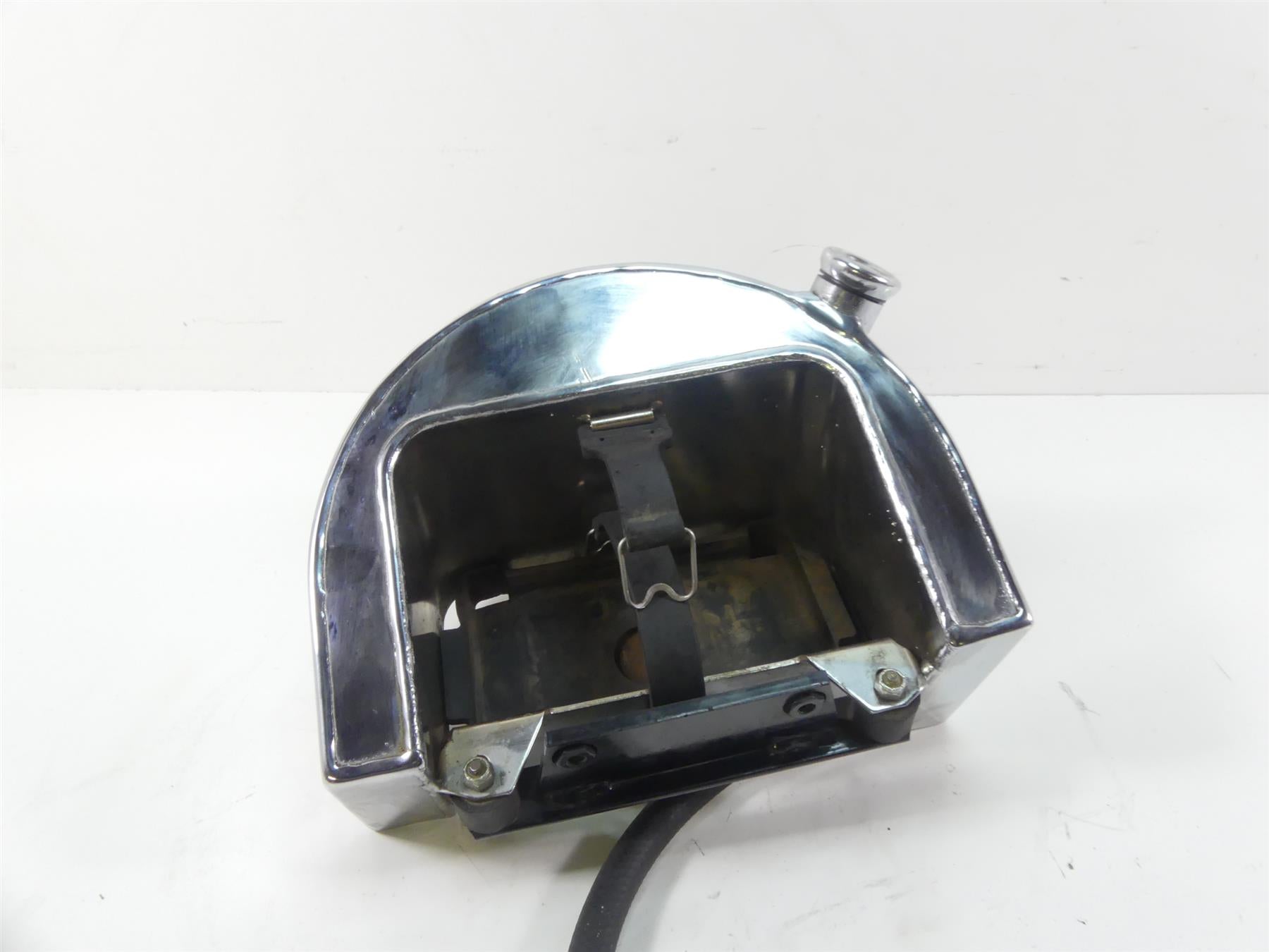 1993 Harley FXSTS Softail Springer Chrome Oil Tank Reservoir + Lines 62498-91 {{ shop.shopifyCountryName }} - Mototech271