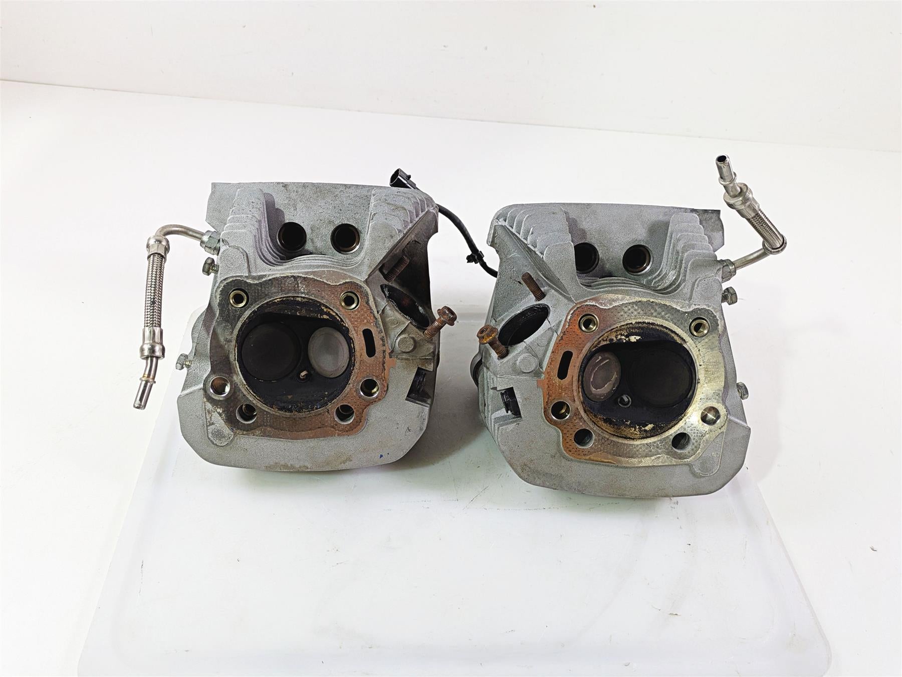 2009 Harley XR1200 Sportster Cylinderhead Cylinder Head Set 17524-08 17523-08 {{ shop.shopifyCountryName }} - Mototech271