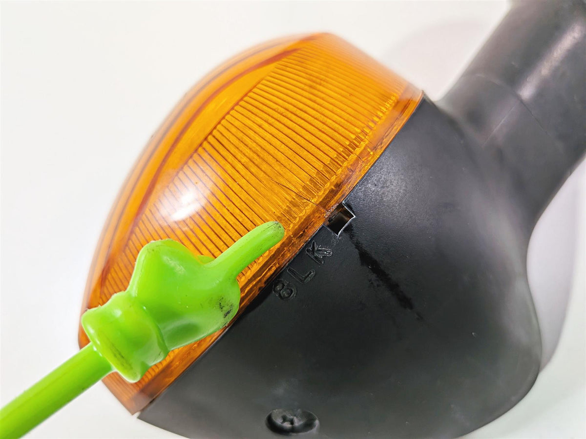 2009 Yamaha VMX17 V-Max 1700 Front Blinker Turn Signal Set 2S3-83310-10-00-Mototech271