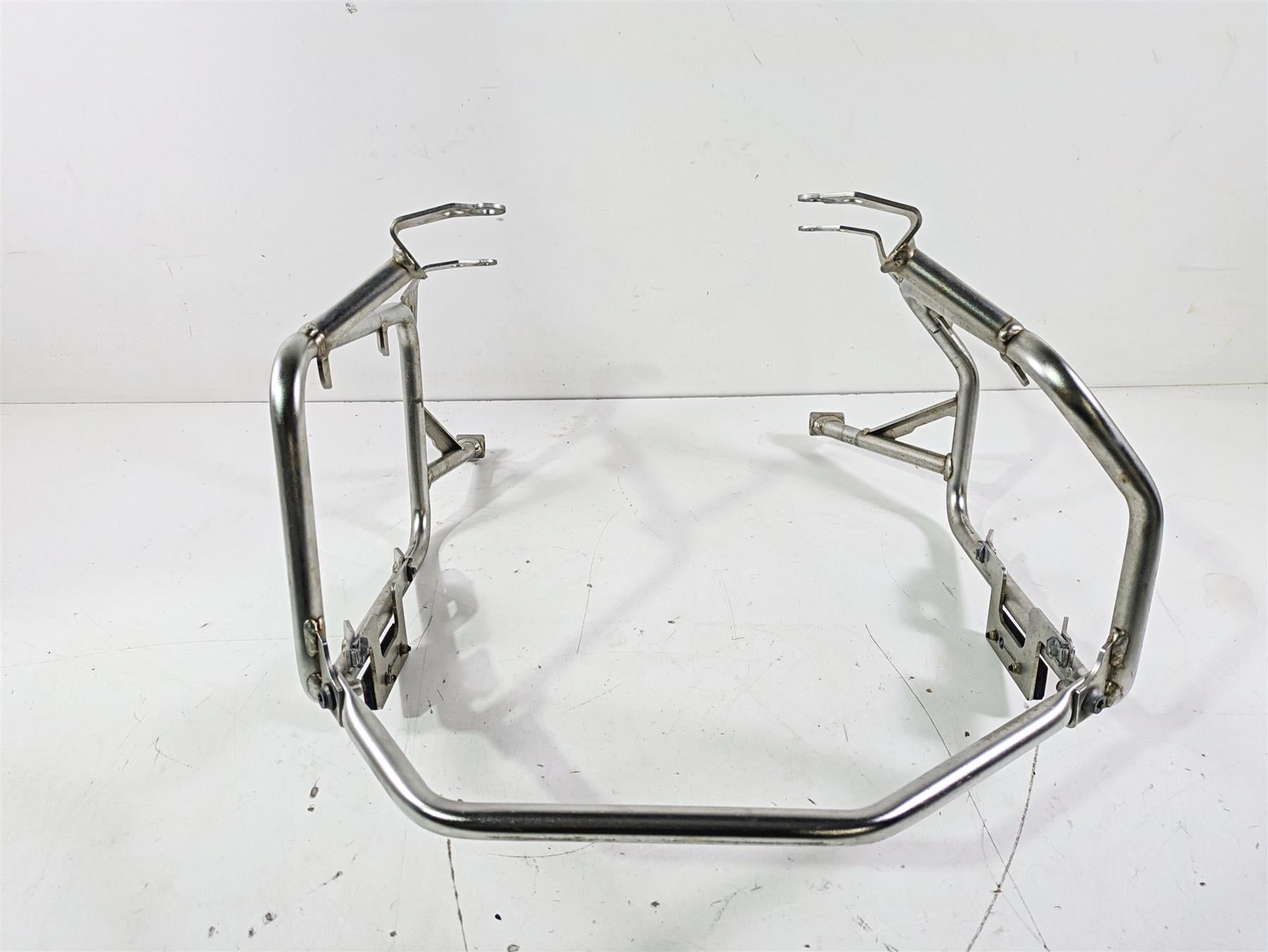 2015 BMW R1200GS Adv K51 Saddlebag Rack Holder Panier READ 46548520068 {{ shop.shopifyCountryName }} - Mototech271
