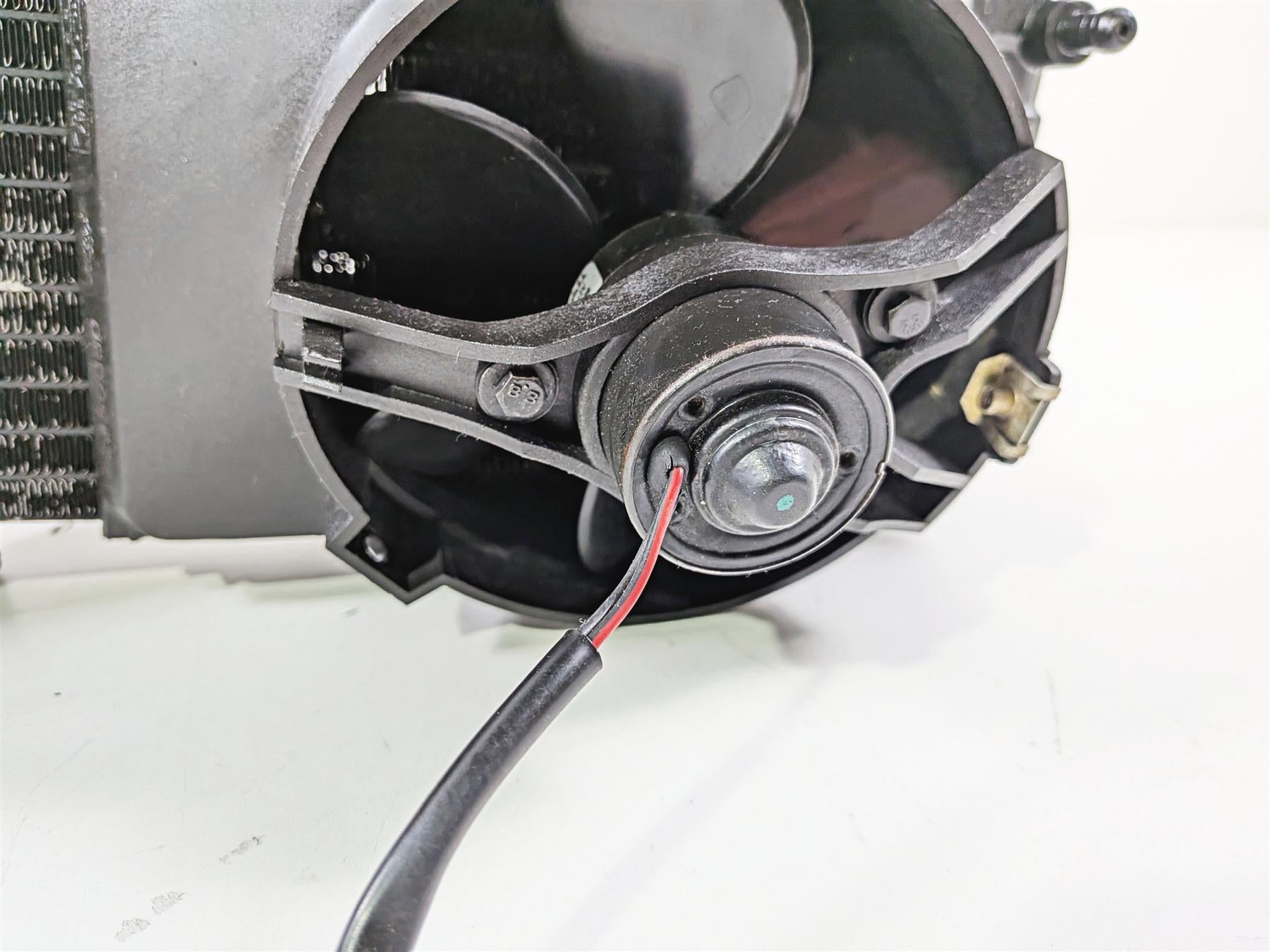 2002 BMW K1200LT 89V3 Left Right Radiator & Fans Set 17111464875 17111465160 {{ shop.shopifyCountryName }} - Mototech271