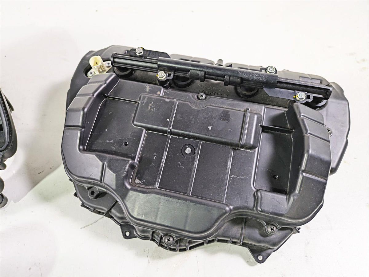 2008 Honda CBR1000RR SC59 Air Box Filter & Upper Injectors -Read 17220-MFL-000 {{ shop.shopifyCountryName }} - Mototech271