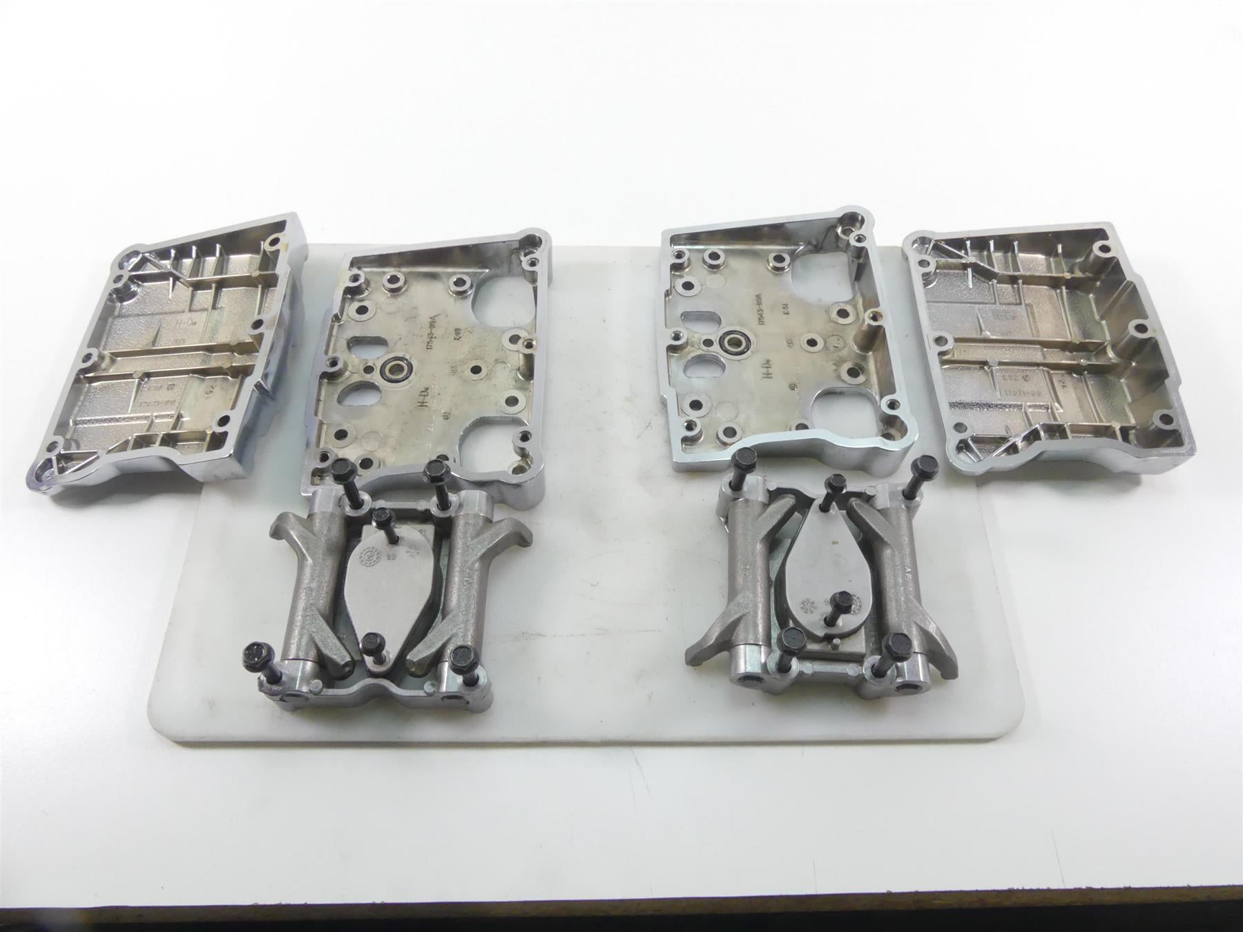2009 Harley Dyna FXDF SE CVO Fat Bob Chrome Valve Cover Rocker Box Set 17571-99 {{ shop.shopifyCountryName }} - Mototech271