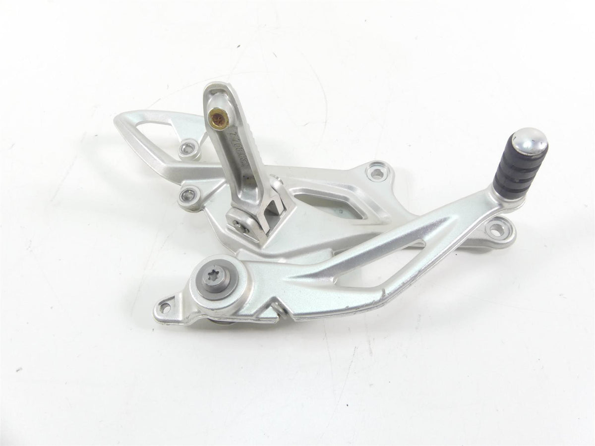 2017 BMW RnineT Racer K32 Right Front Footpeg Foot Peg & Brake Pedal 46718558798 {{ shop.shopifyCountryName }} - Mototech271